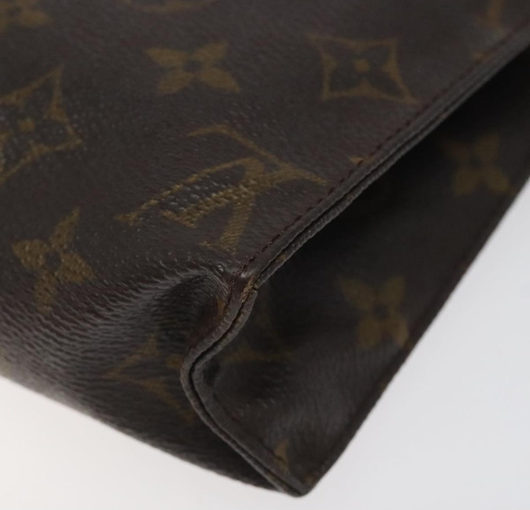 Louis Vuitton Toiletry 19