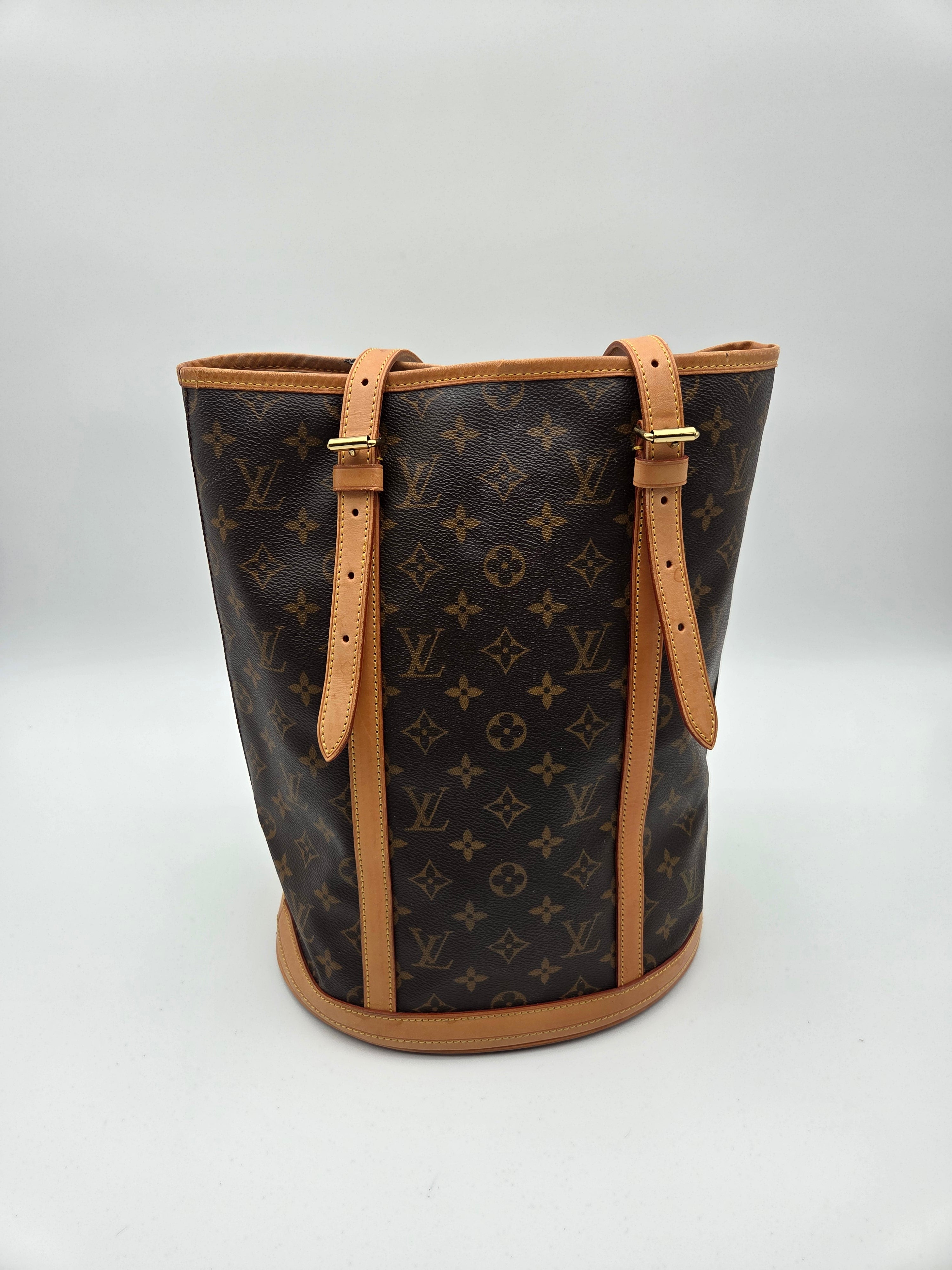 Louis Vuitton Bucket Bag GM