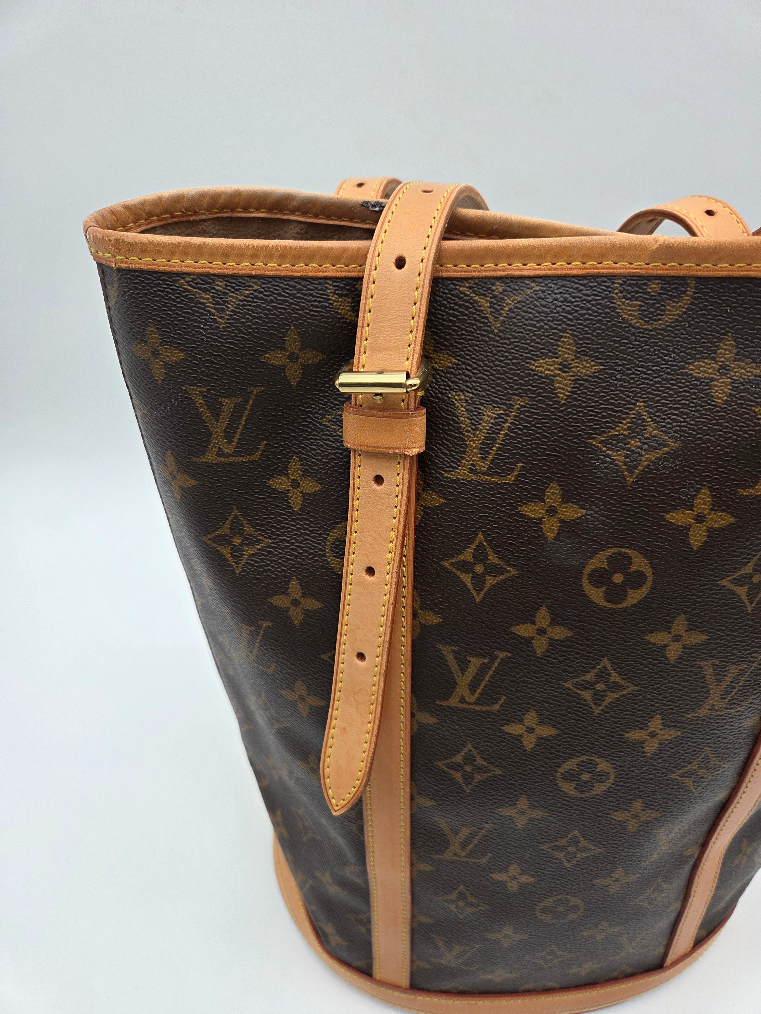 Louis Vuitton Bucket Bag GM