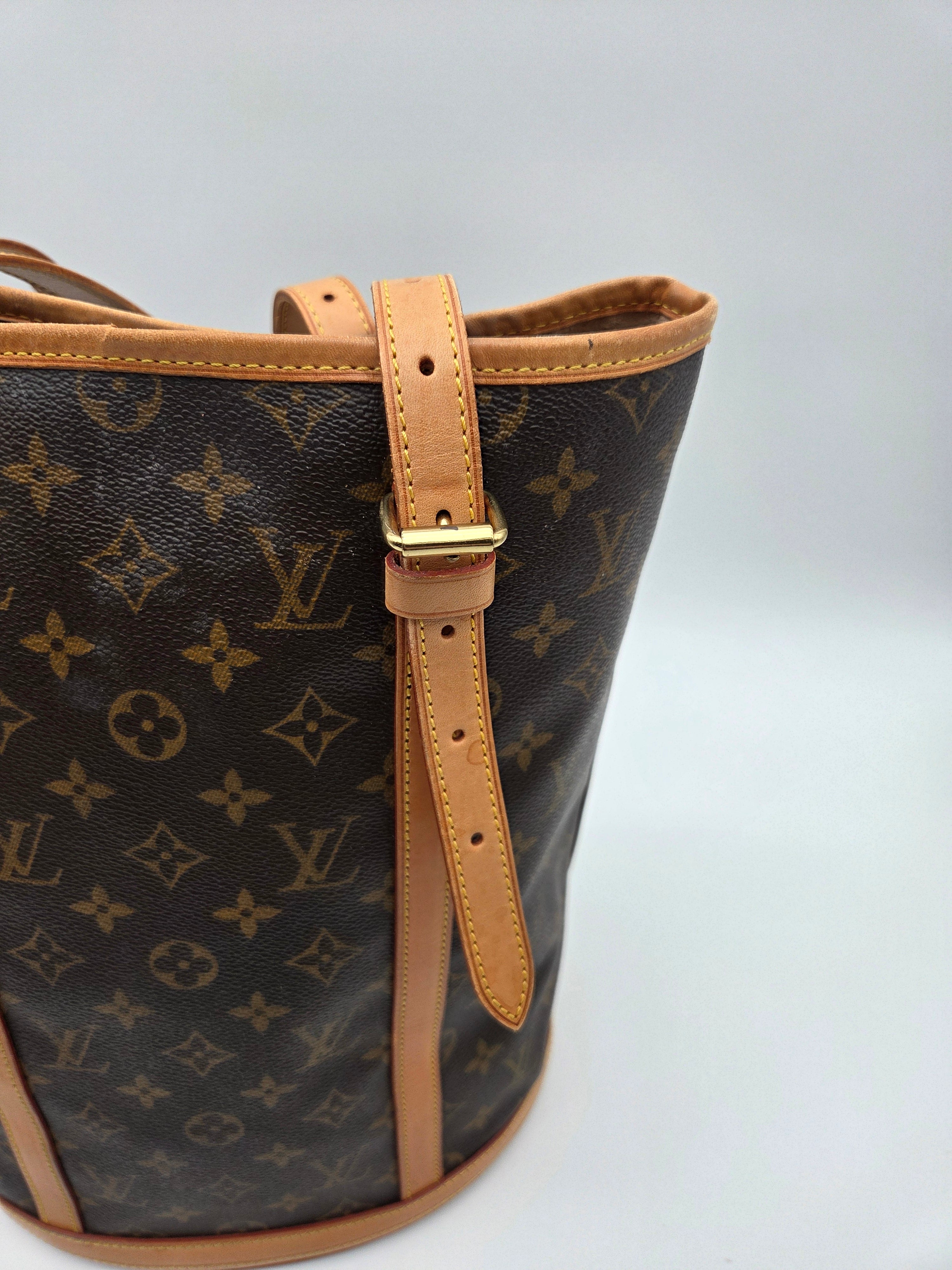 Louis Vuitton Bucket Bag GM