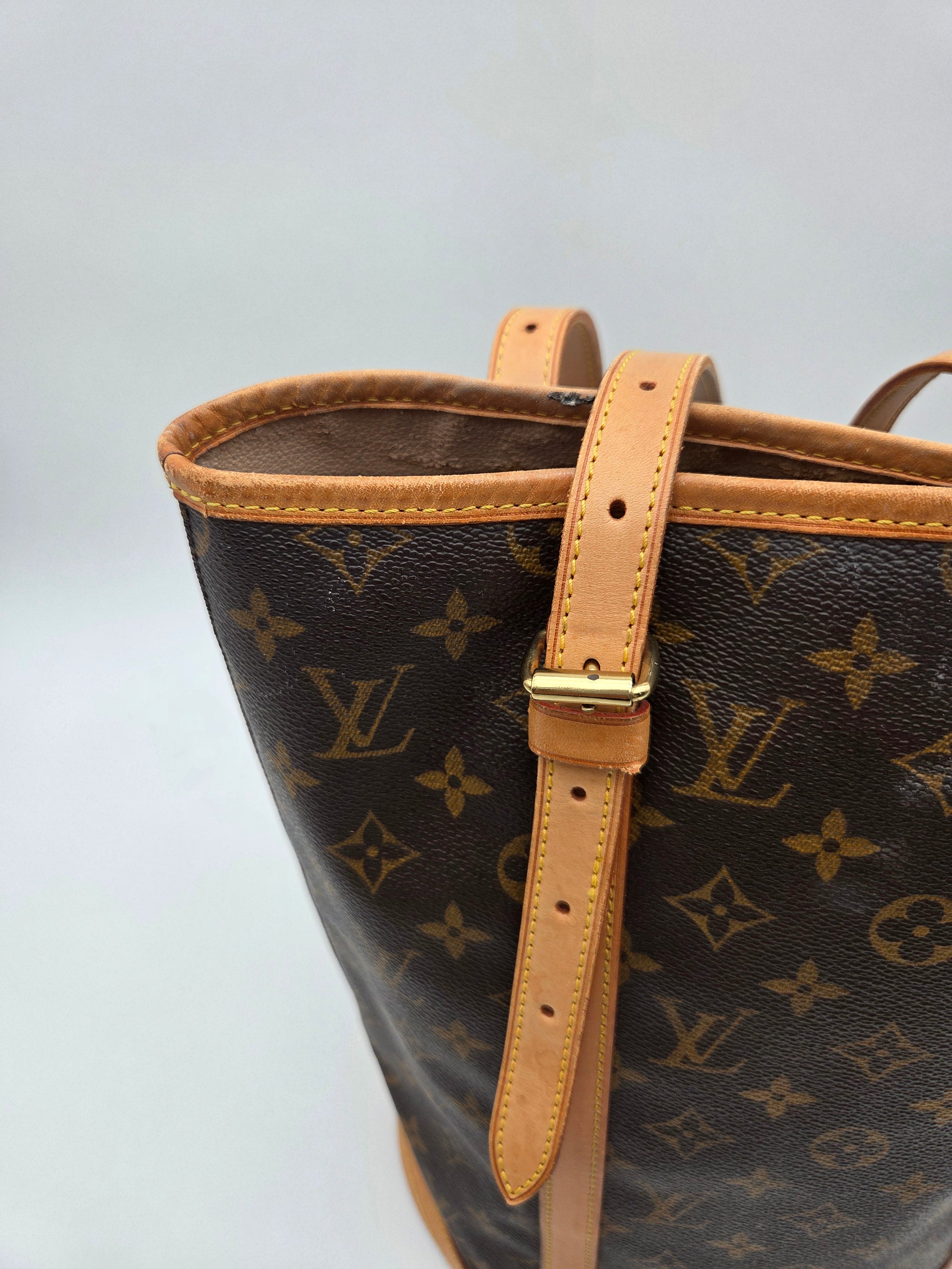 Louis Vuitton Bucket Bag GM