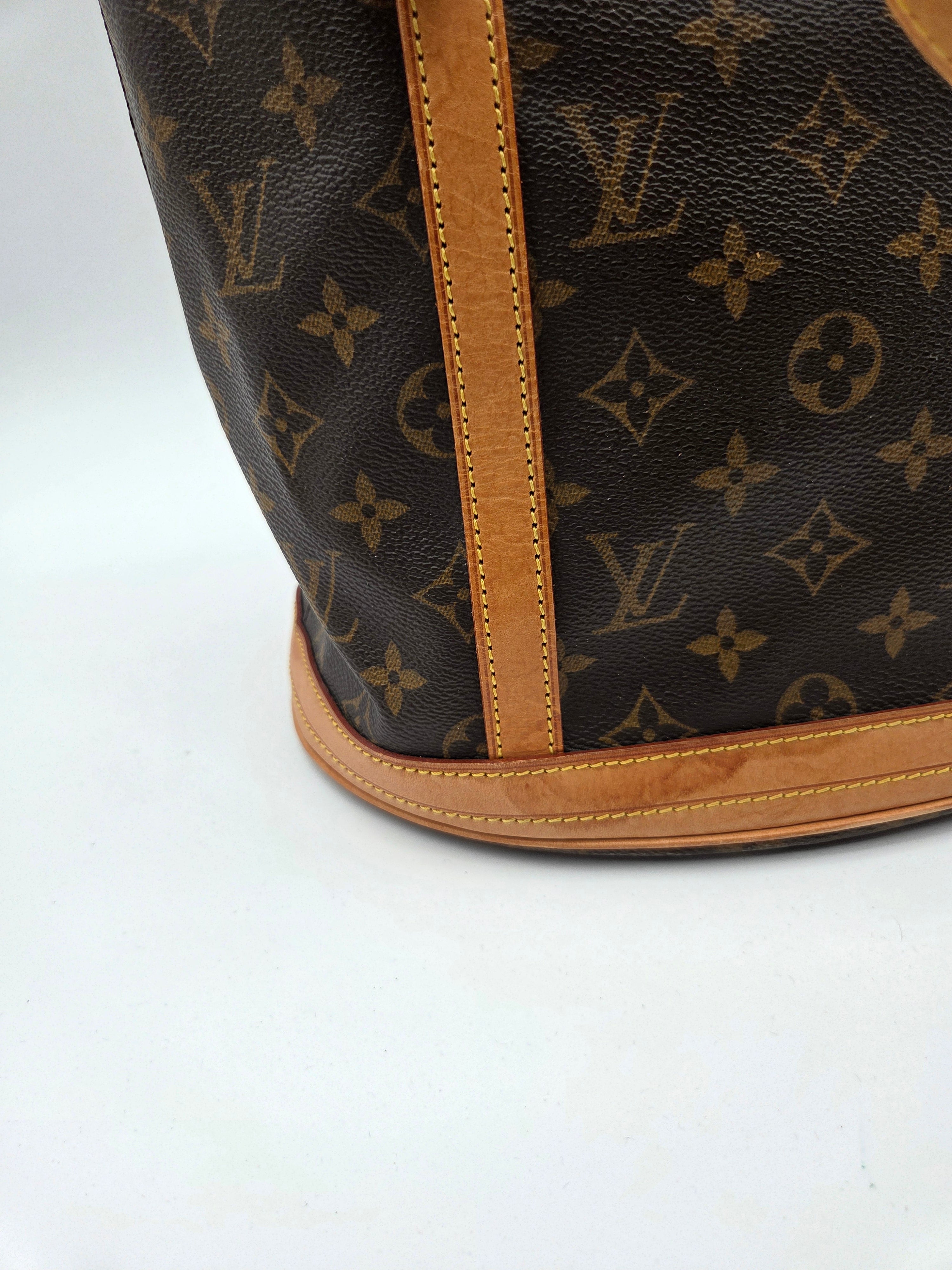 Louis Vuitton Bucket Bag GM
