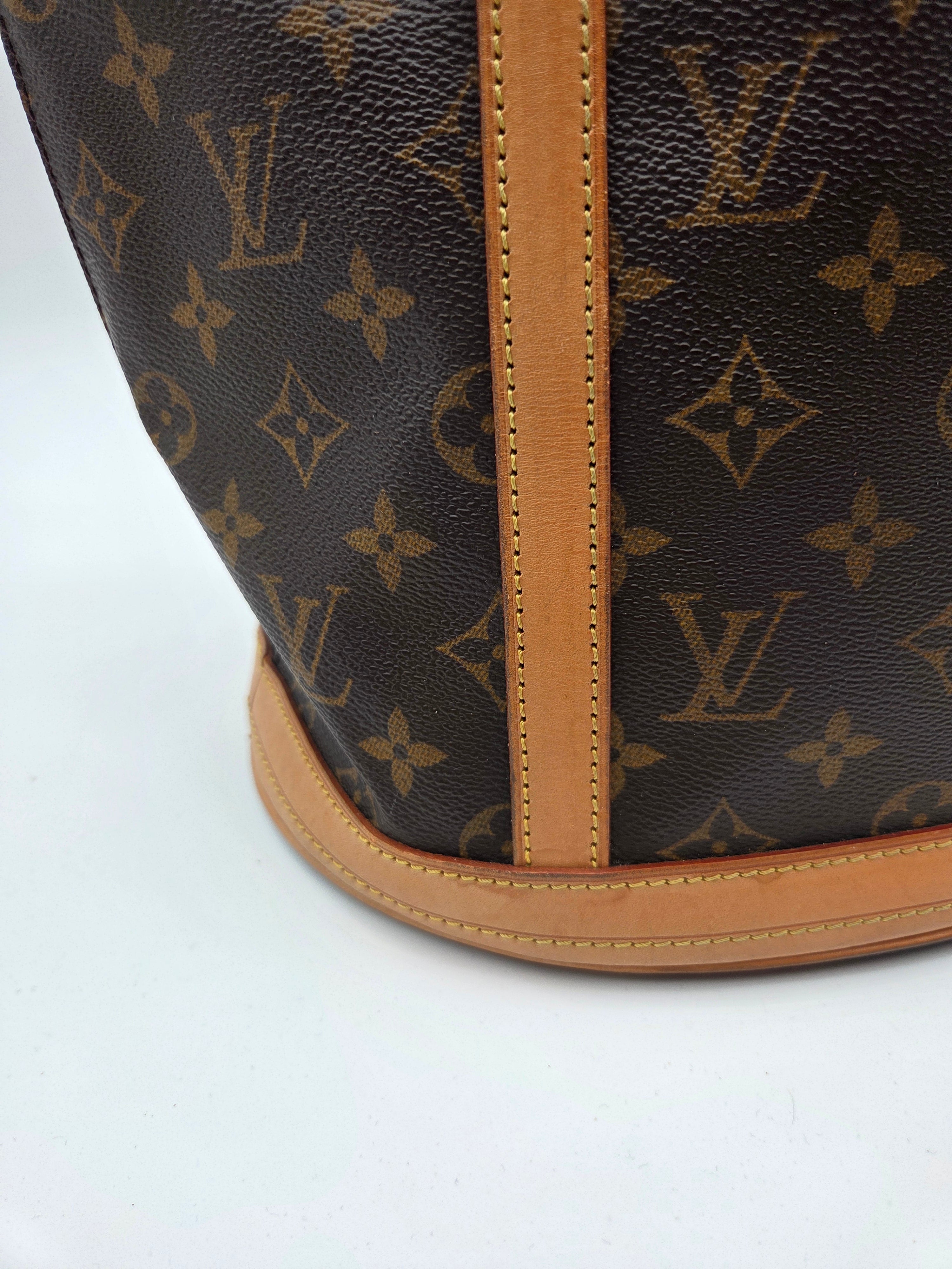 Louis Vuitton Bucket Bag GM