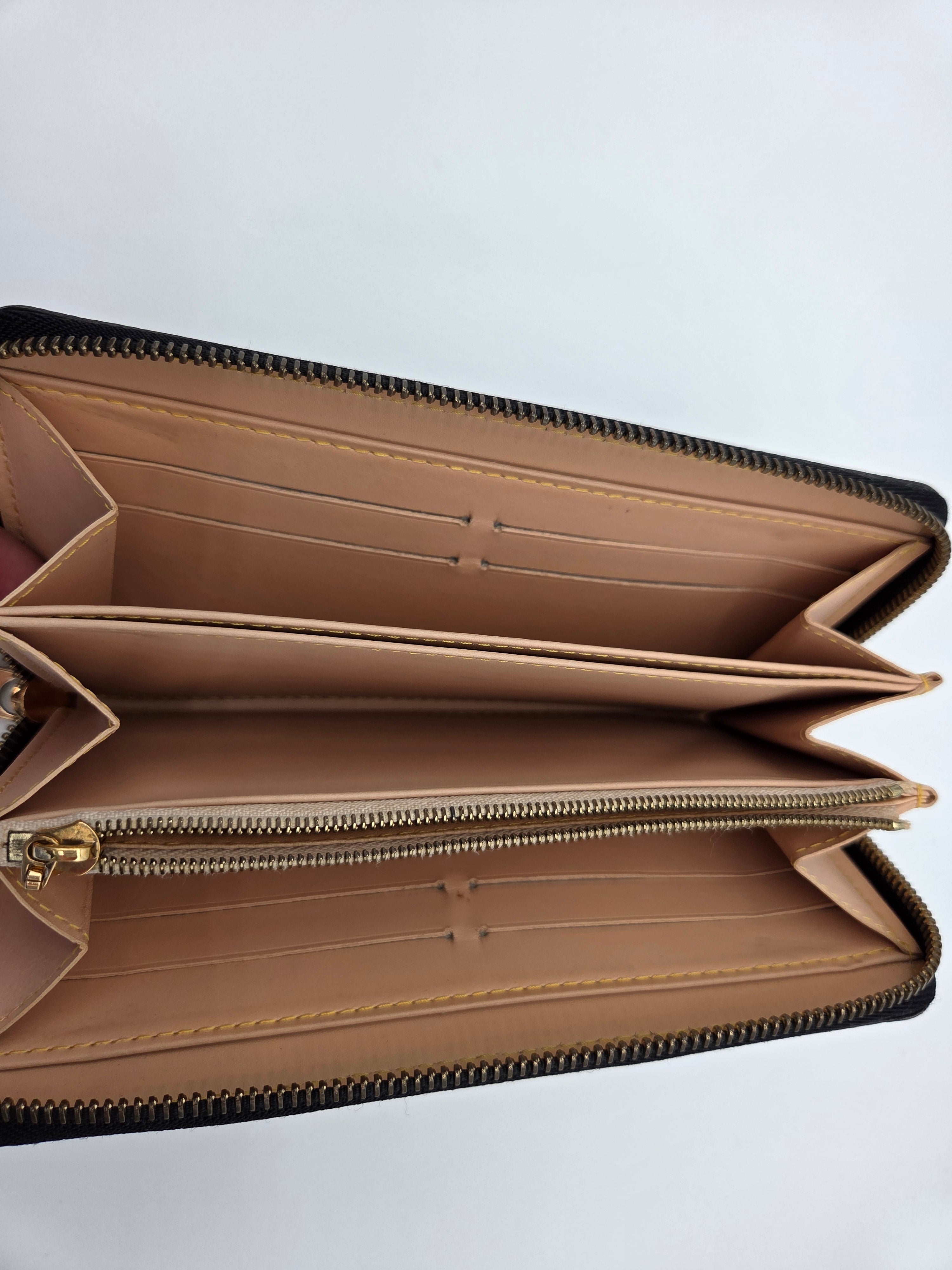Louis Vuitton Zippy Multicolour Black