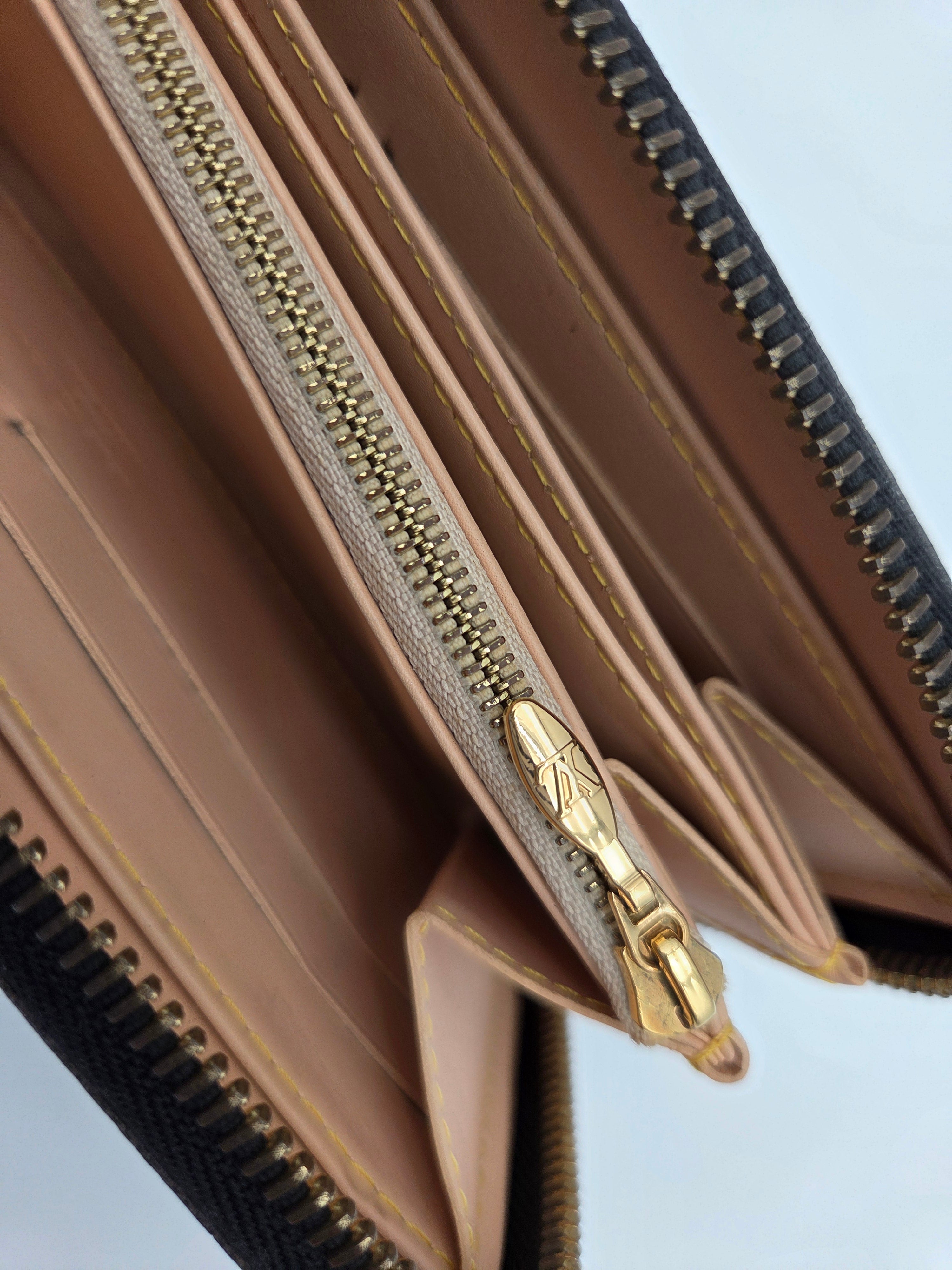 Louis Vuitton Zippy Multicolour Black