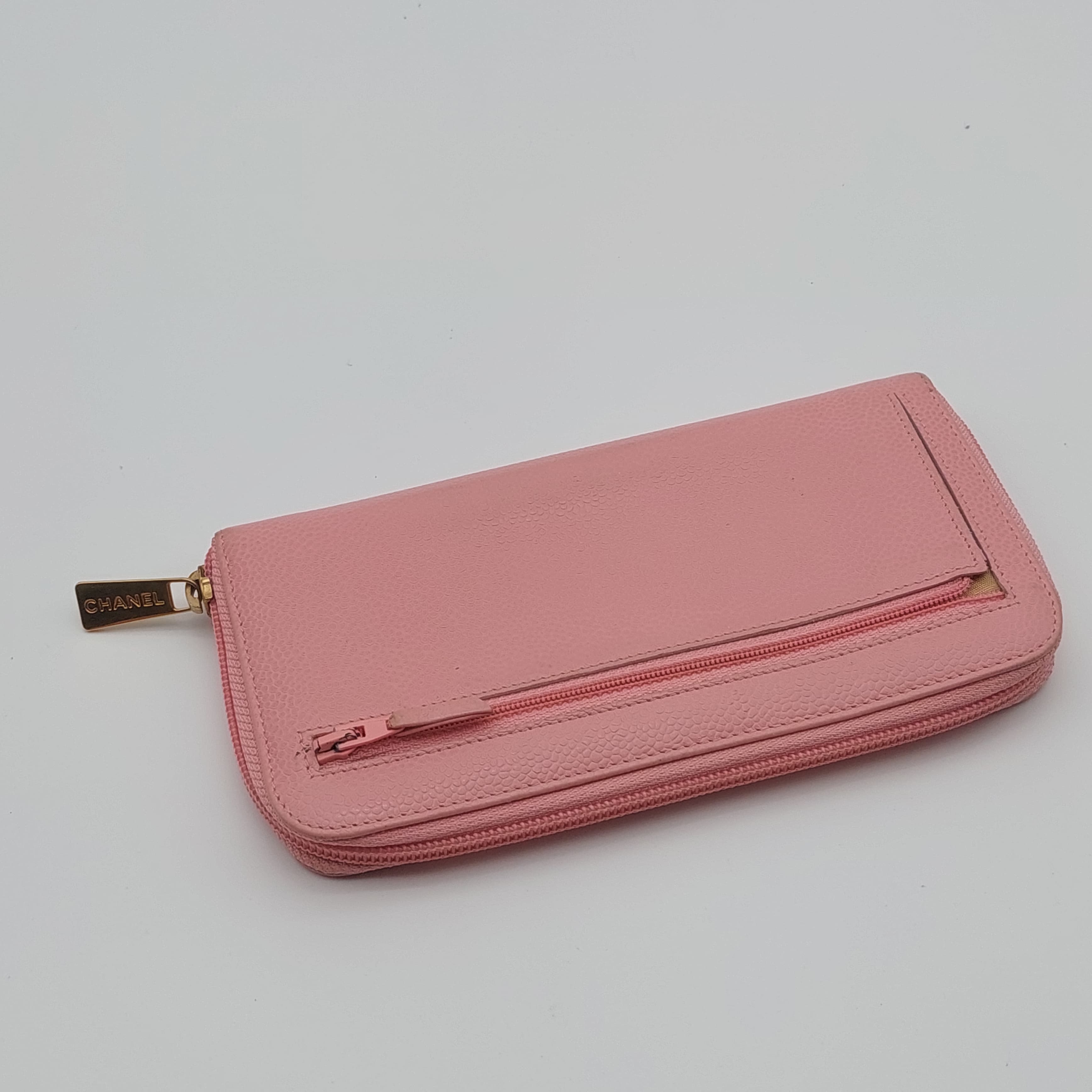 Chanel CC caviar wallet