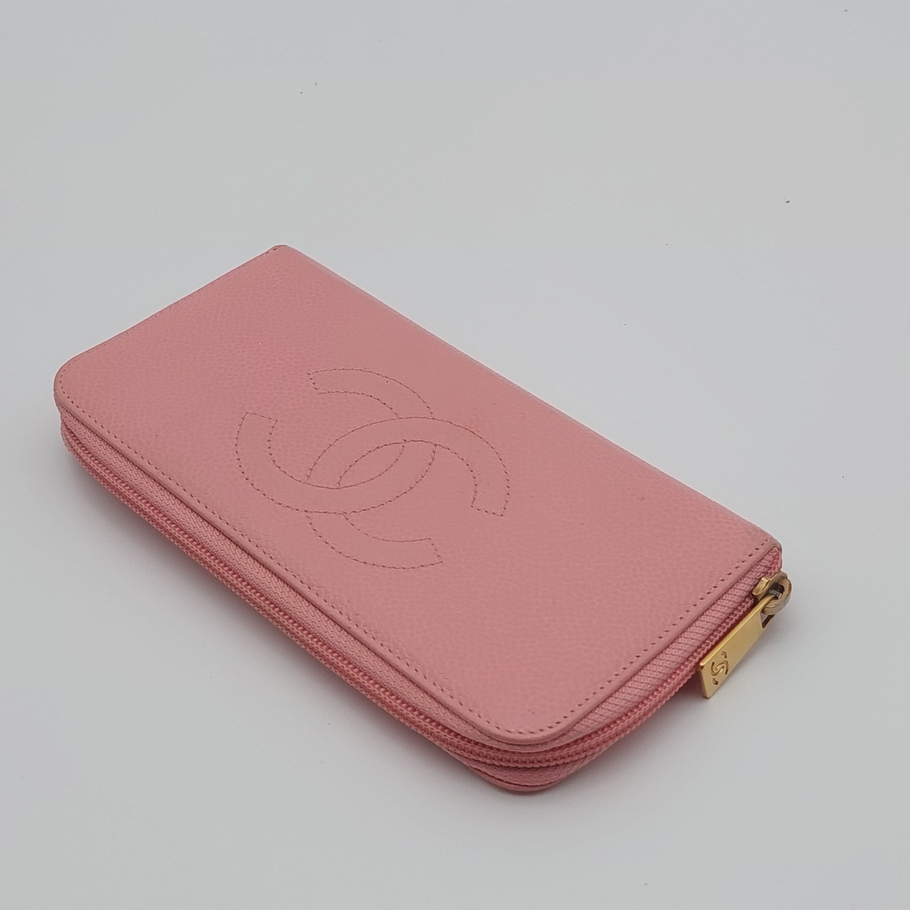 Chanel CC caviar wallet