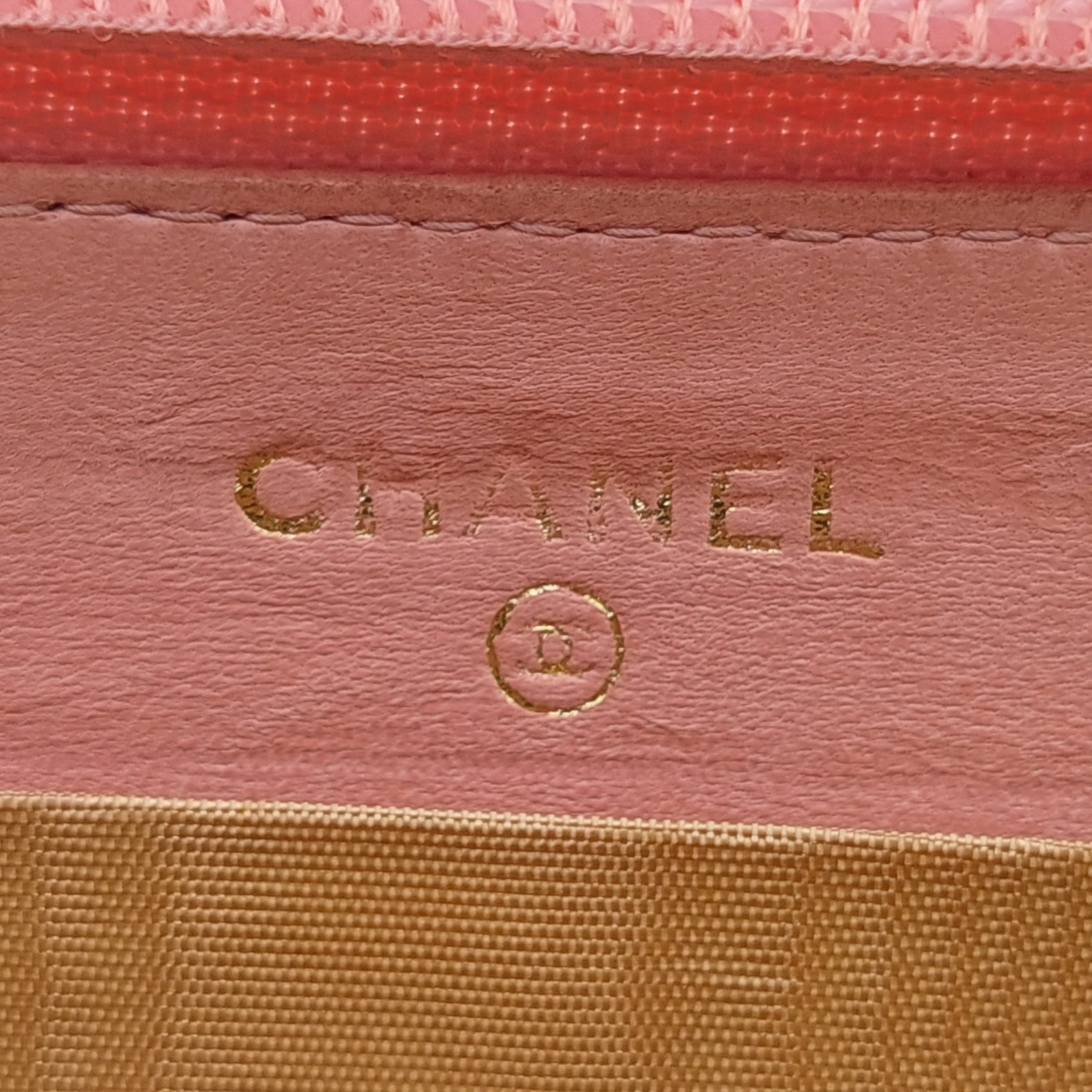 Chanel CC caviar wallet