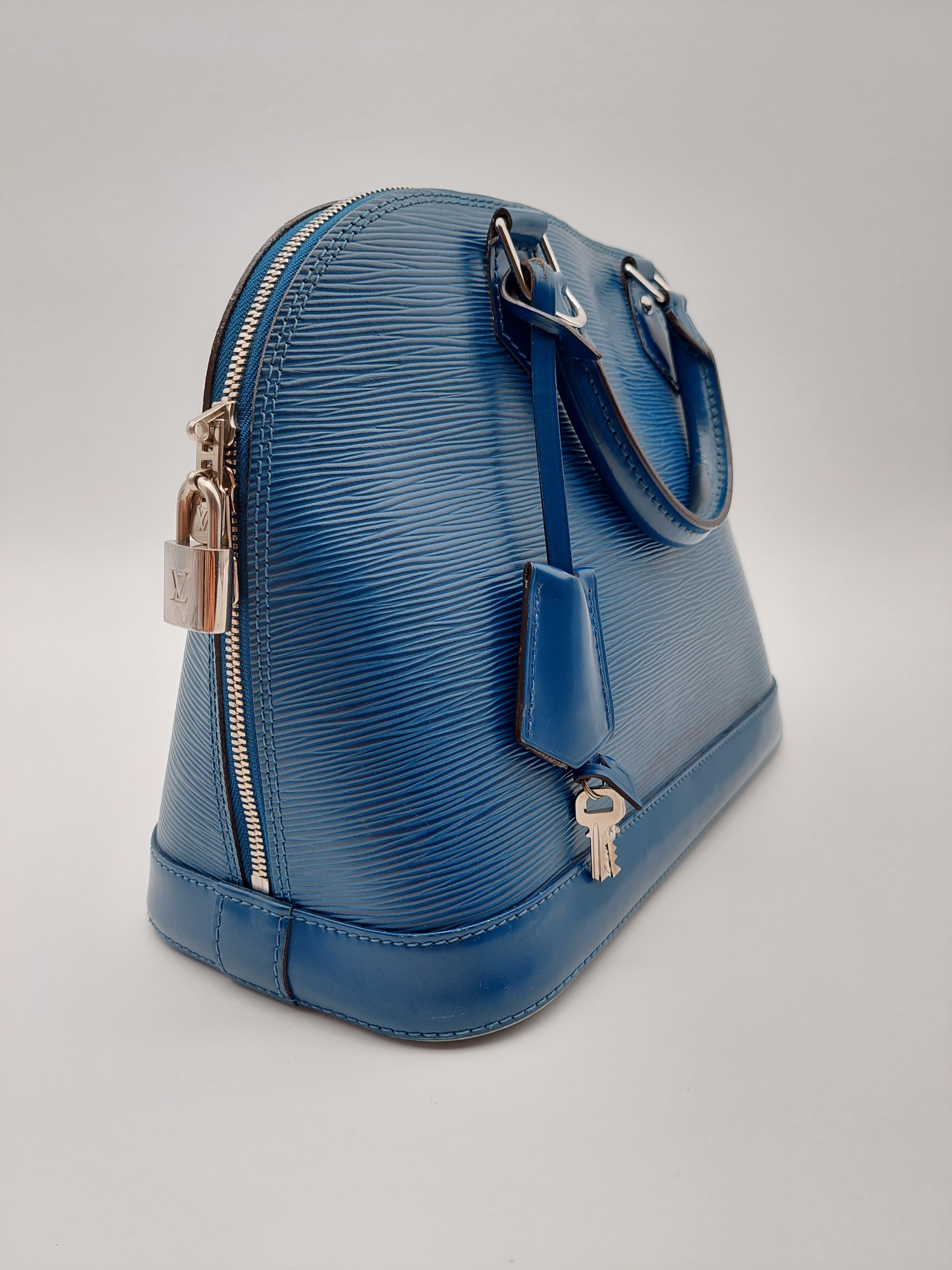 Louis Vuitton Alma PM Epi