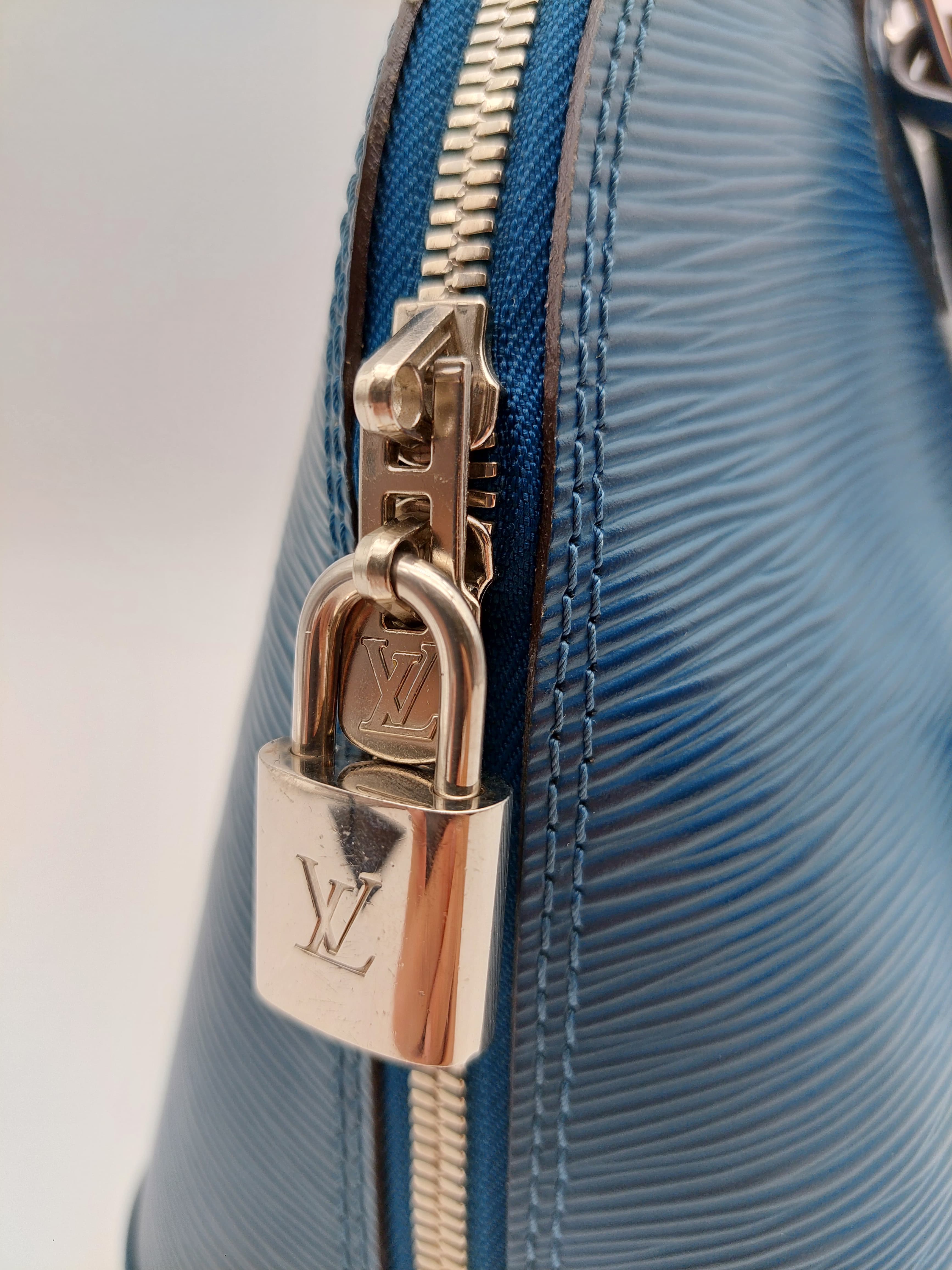 Louis Vuitton Alma PM Epi