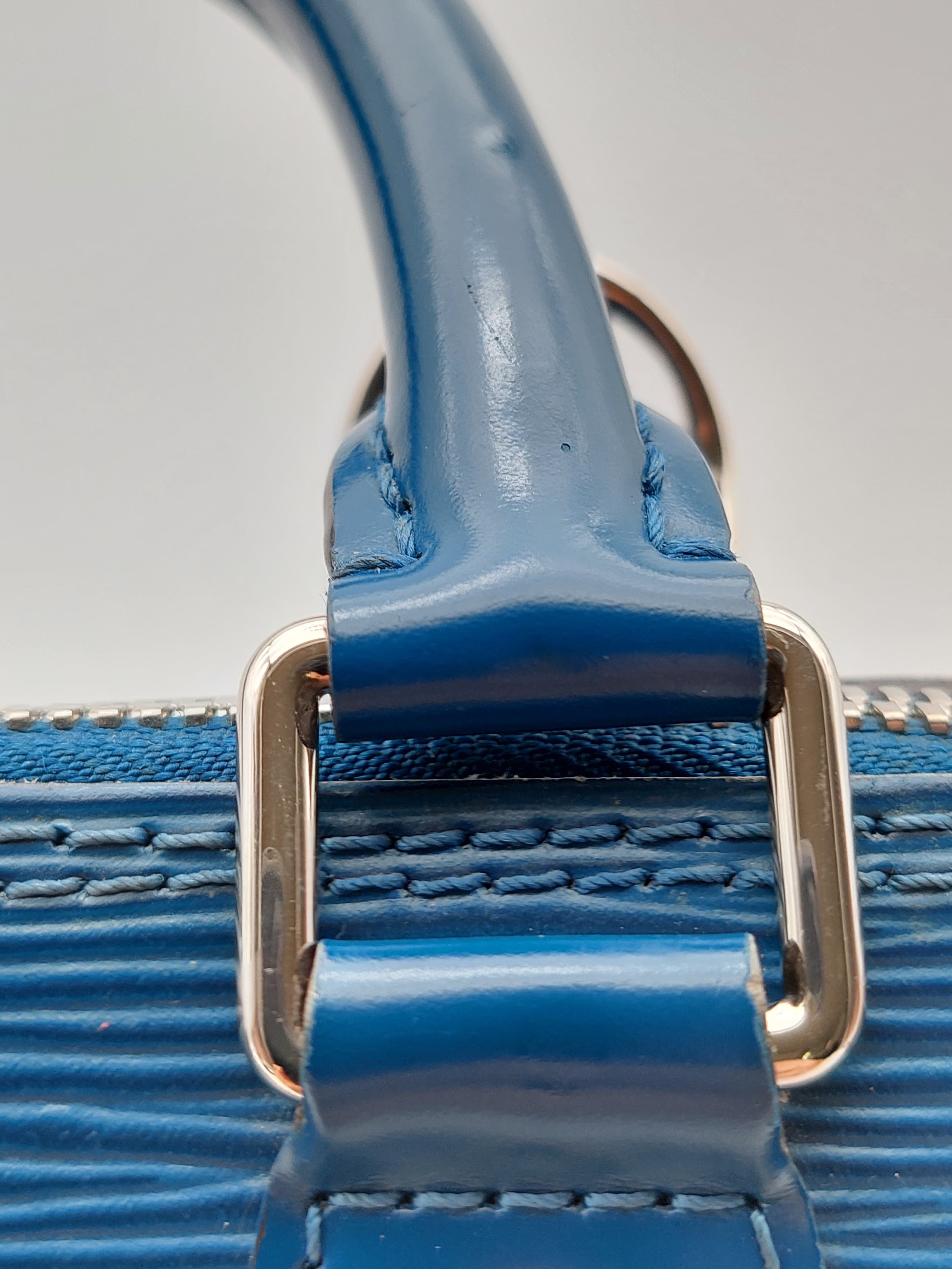 Louis Vuitton Alma PM Epi