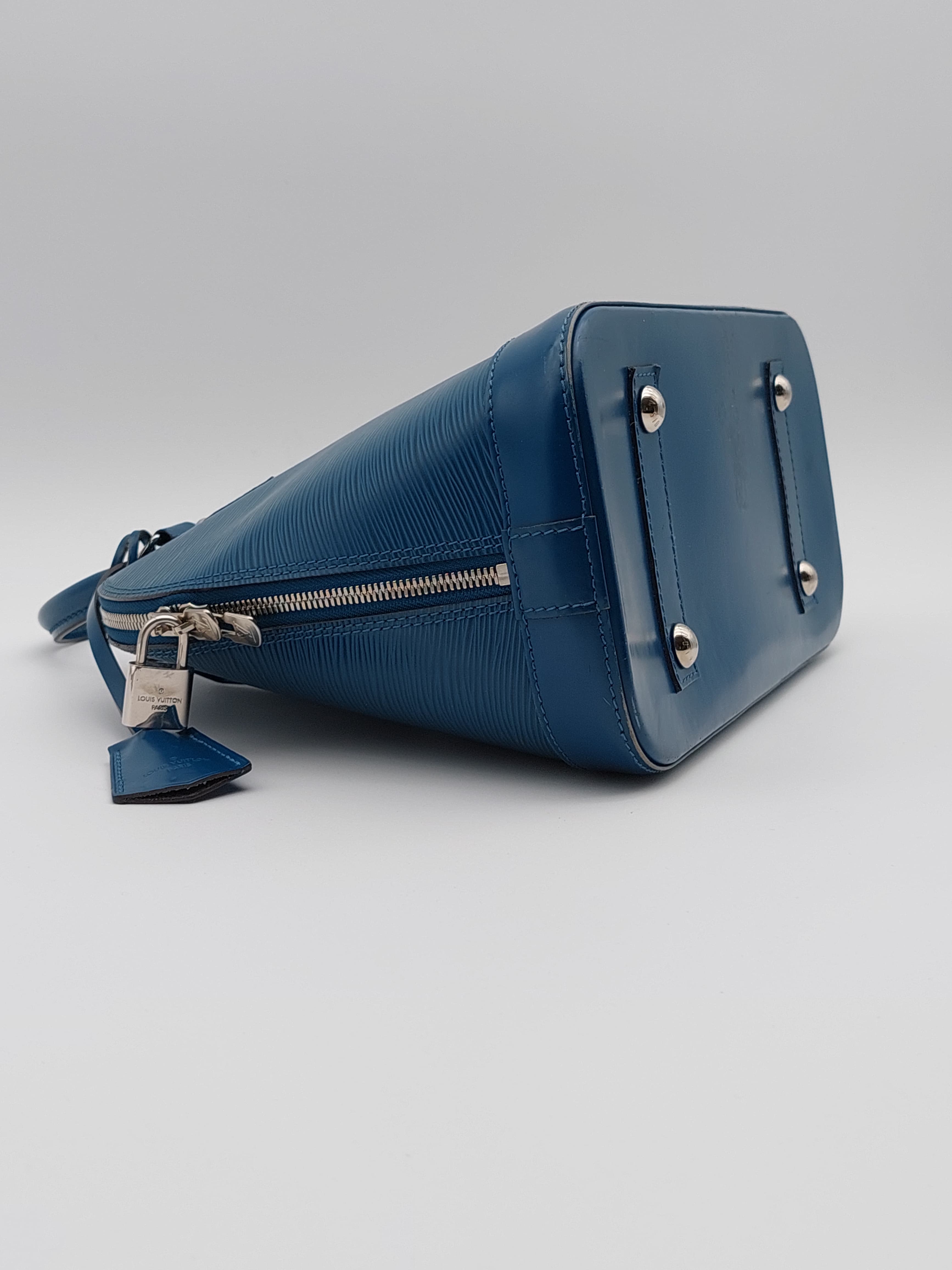 Louis Vuitton Alma PM Epi