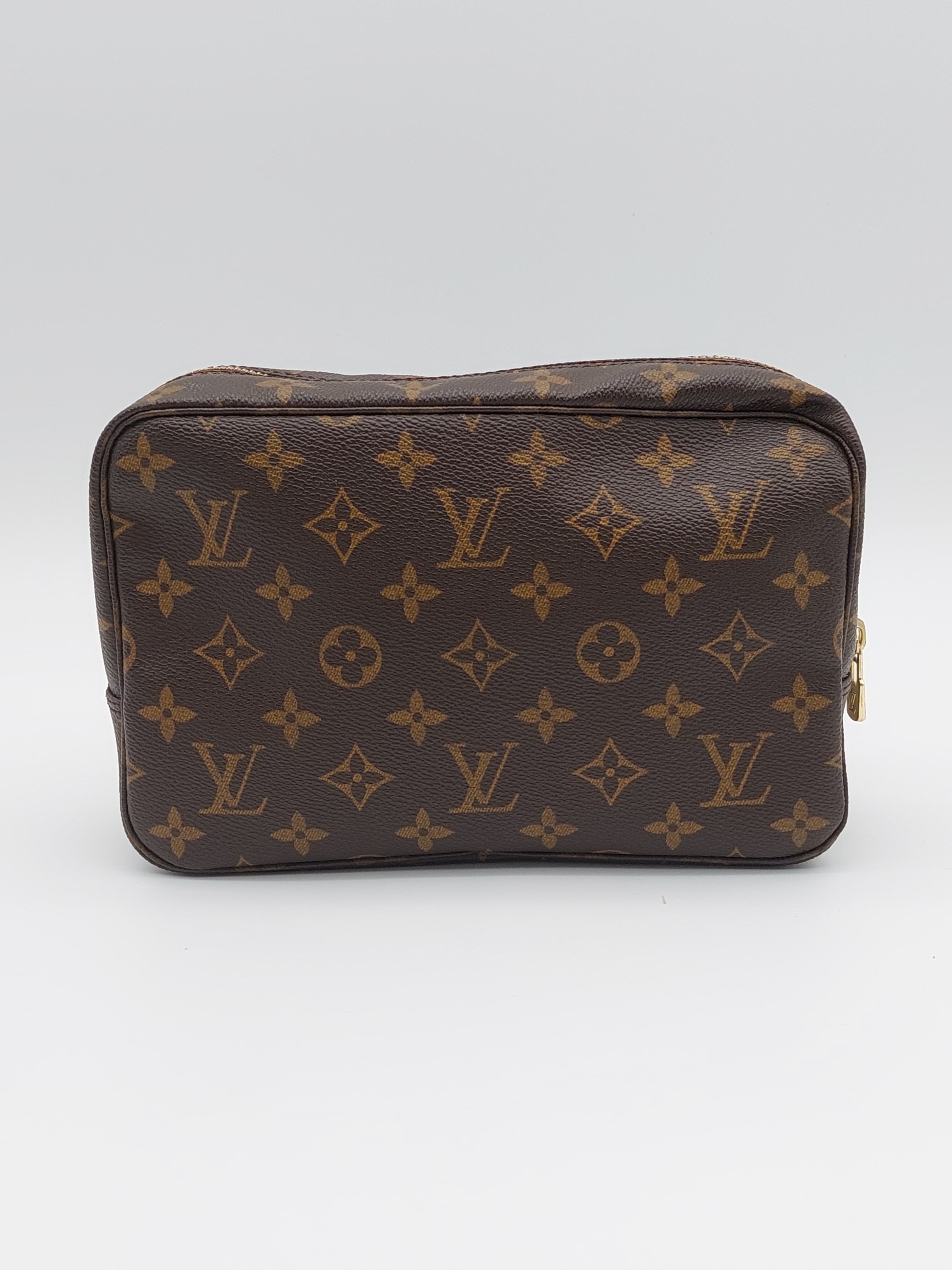 Louis Vuitton Trousse Toilette 23