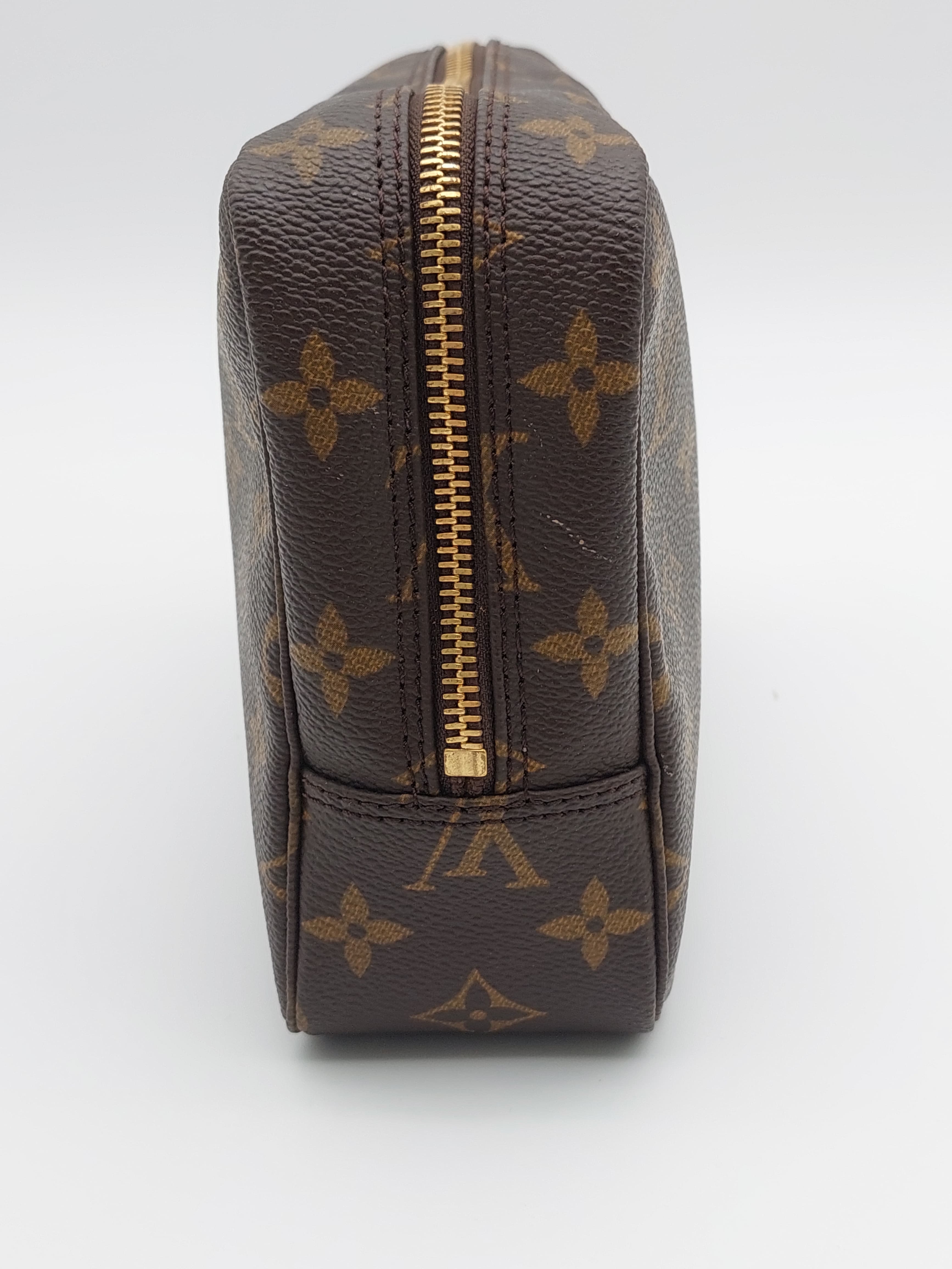 Louis Vuitton Trousse Toilette 23