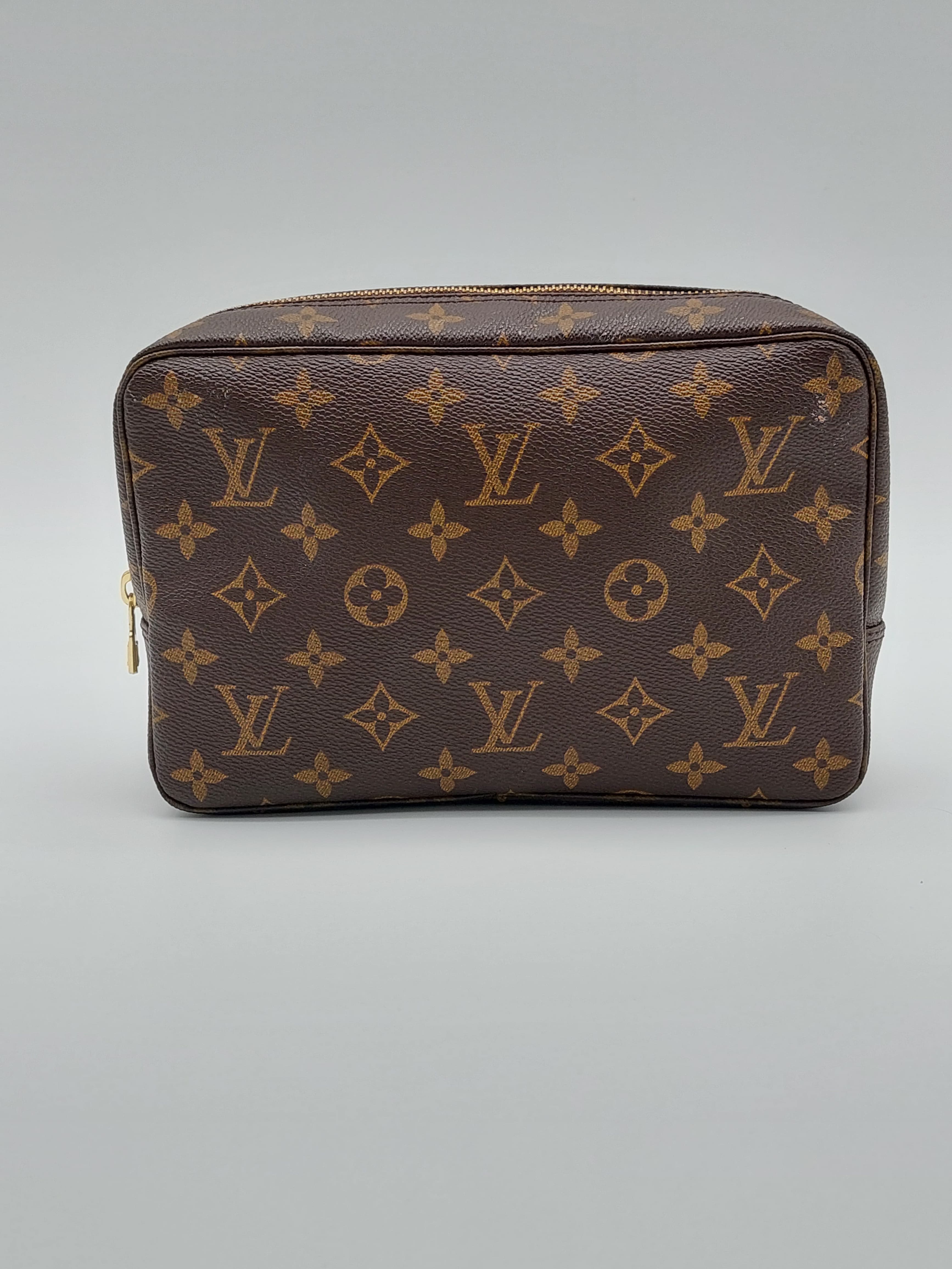 Louis Vuitton Trousse Toilette 23