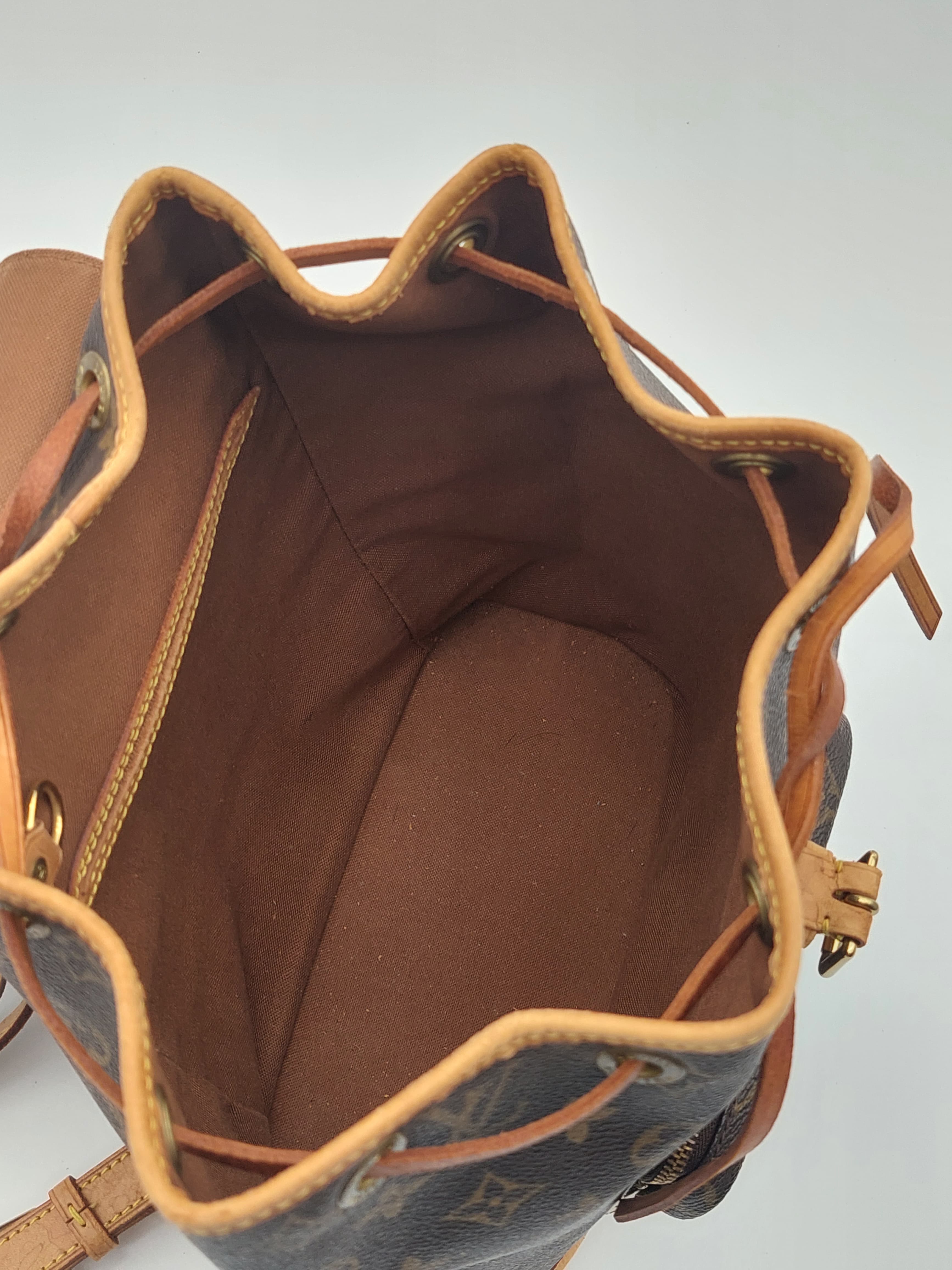 Louis Vuitton Montsouris MM