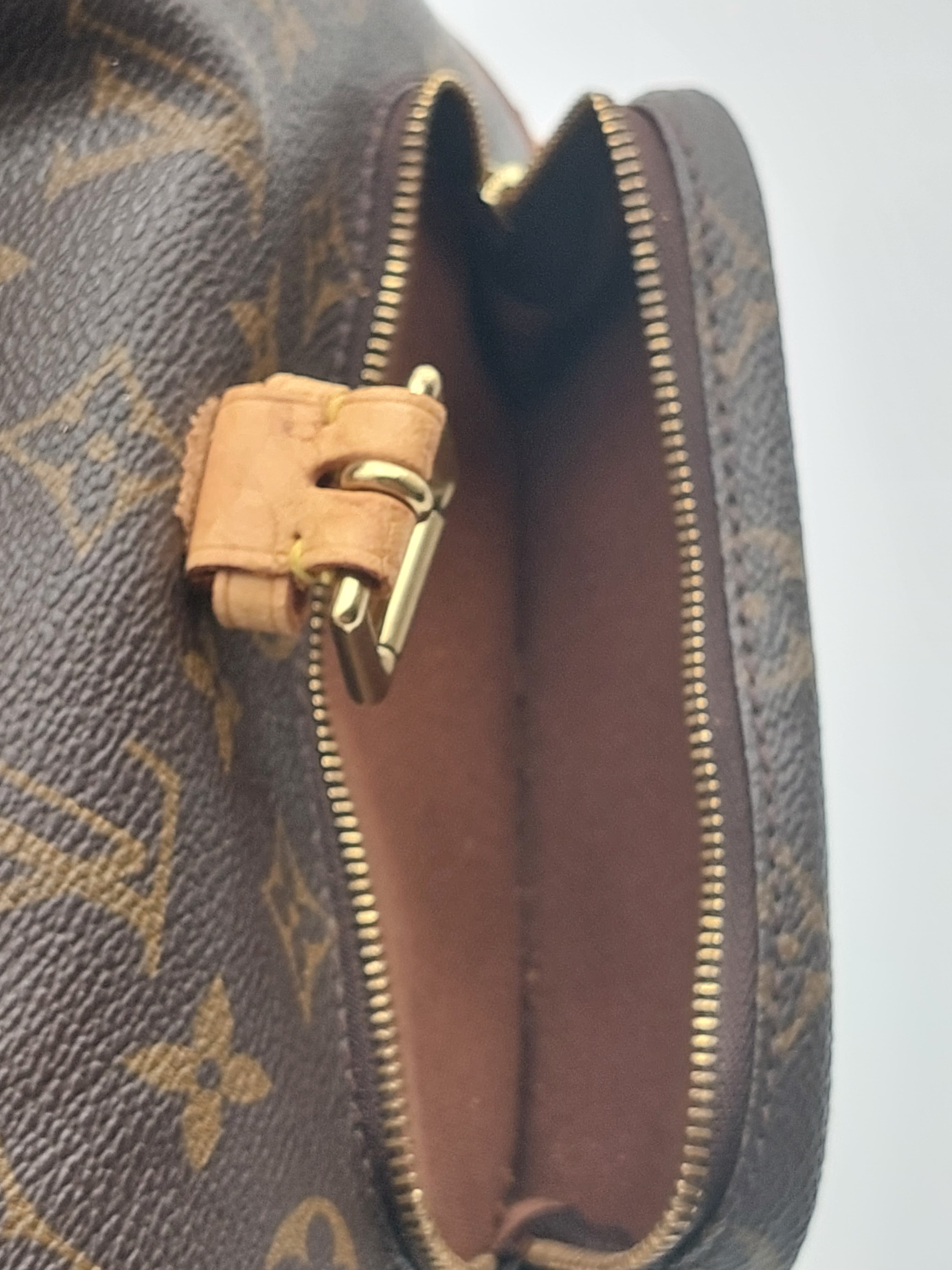 Louis Vuitton Montsouris MM