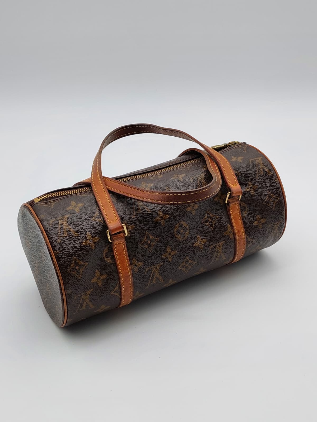 Louis Vuitton Papillon 26