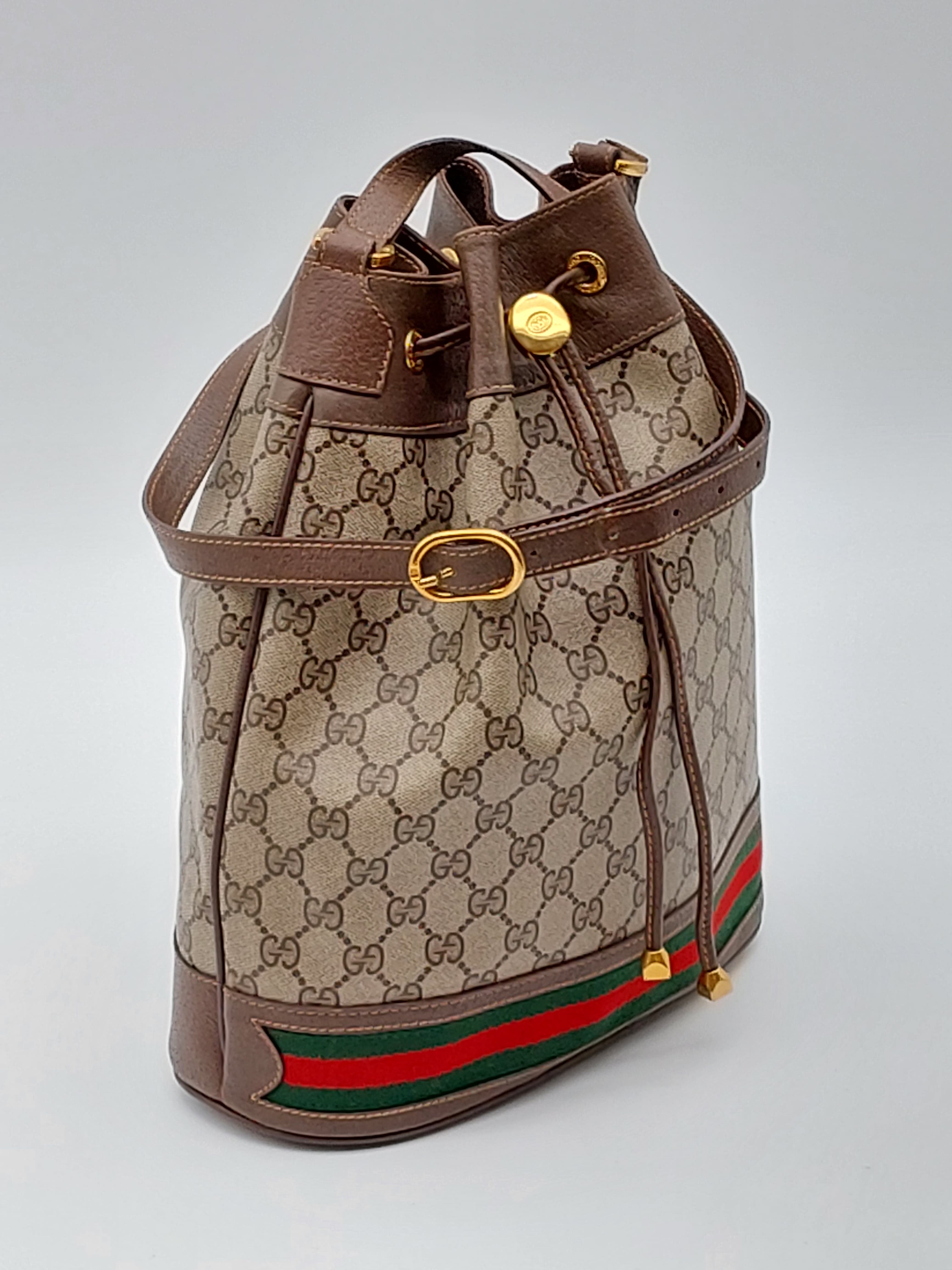 Bucket bag