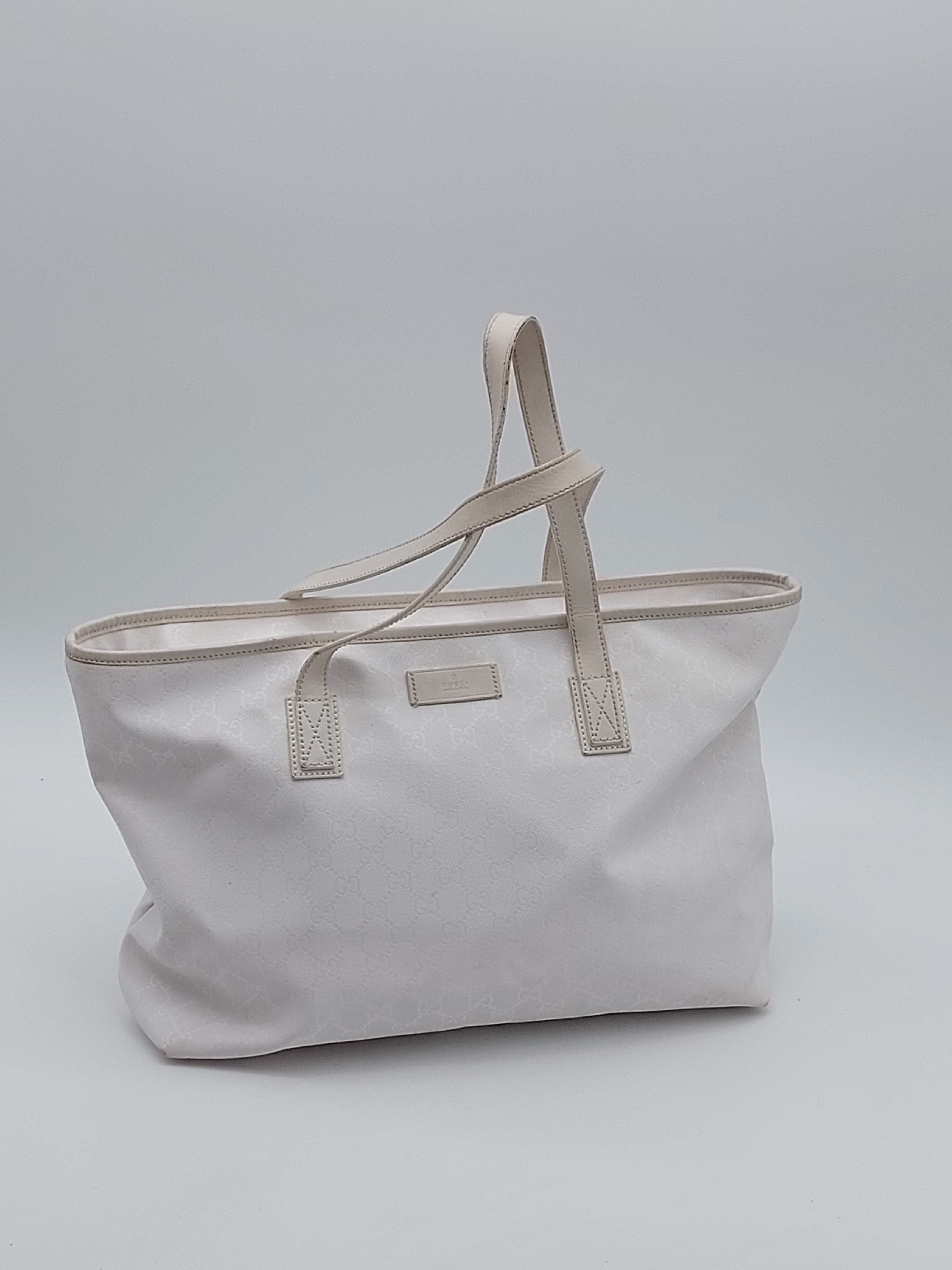 GG Canvas Shoulderbag