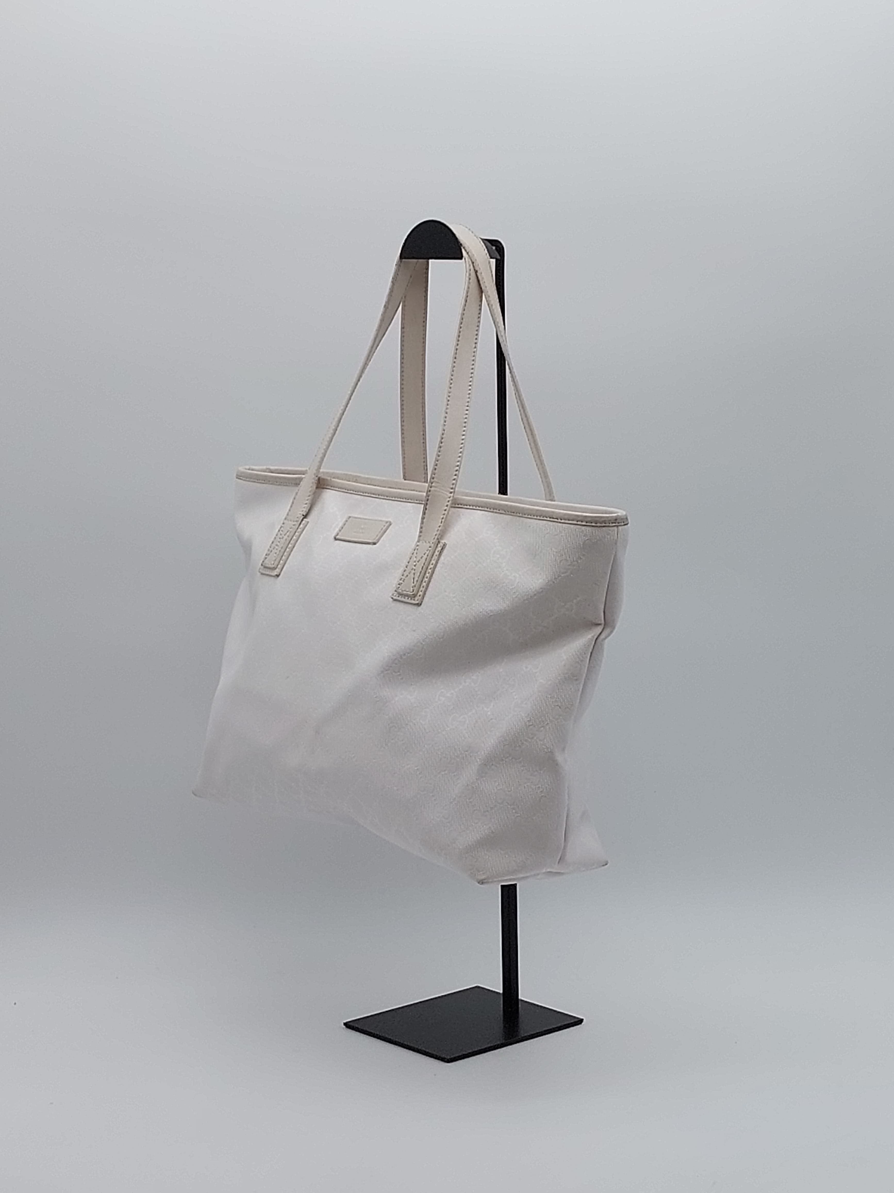 GG Canvas Shoulderbag