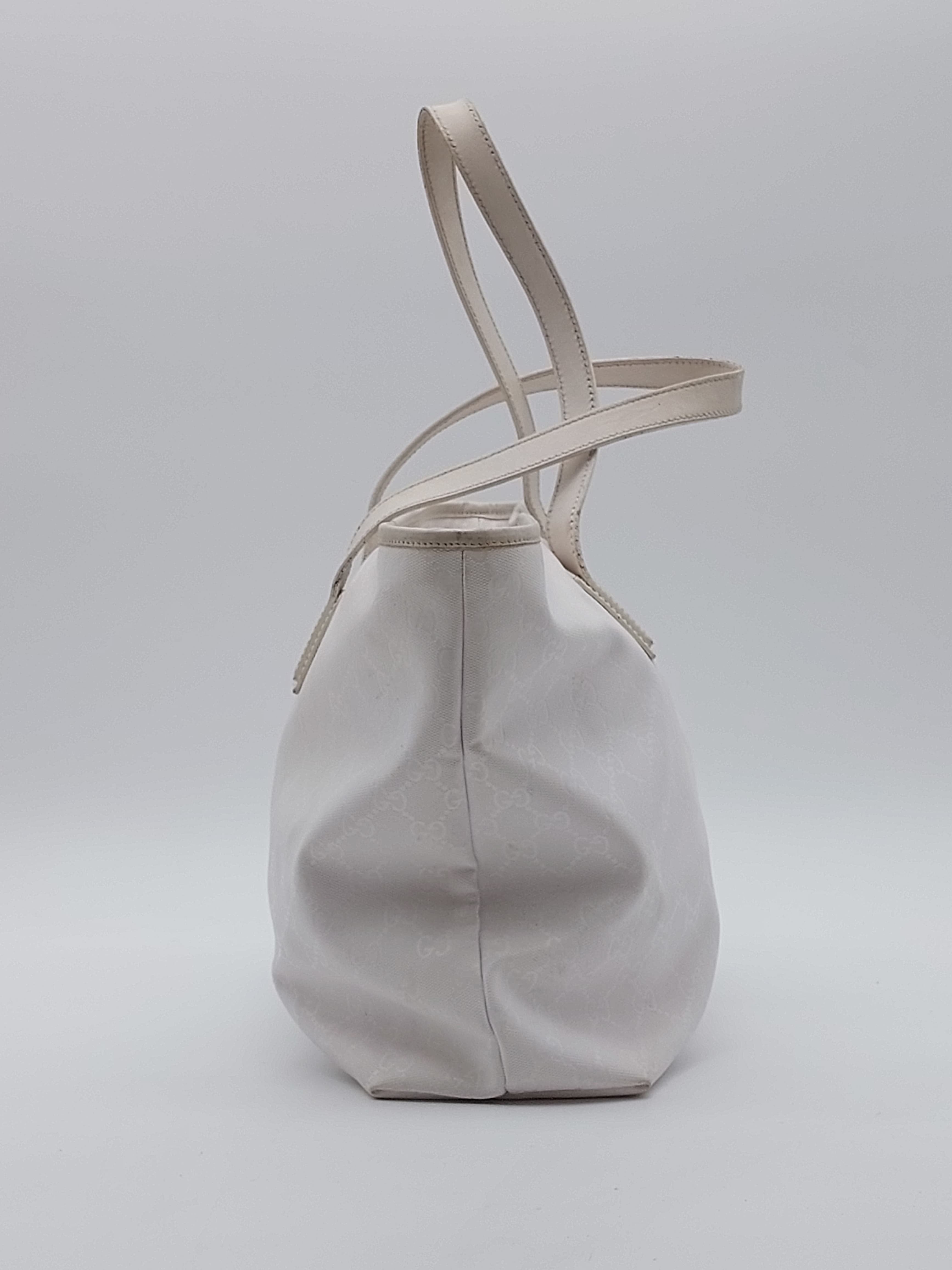 GG Canvas Shoulderbag