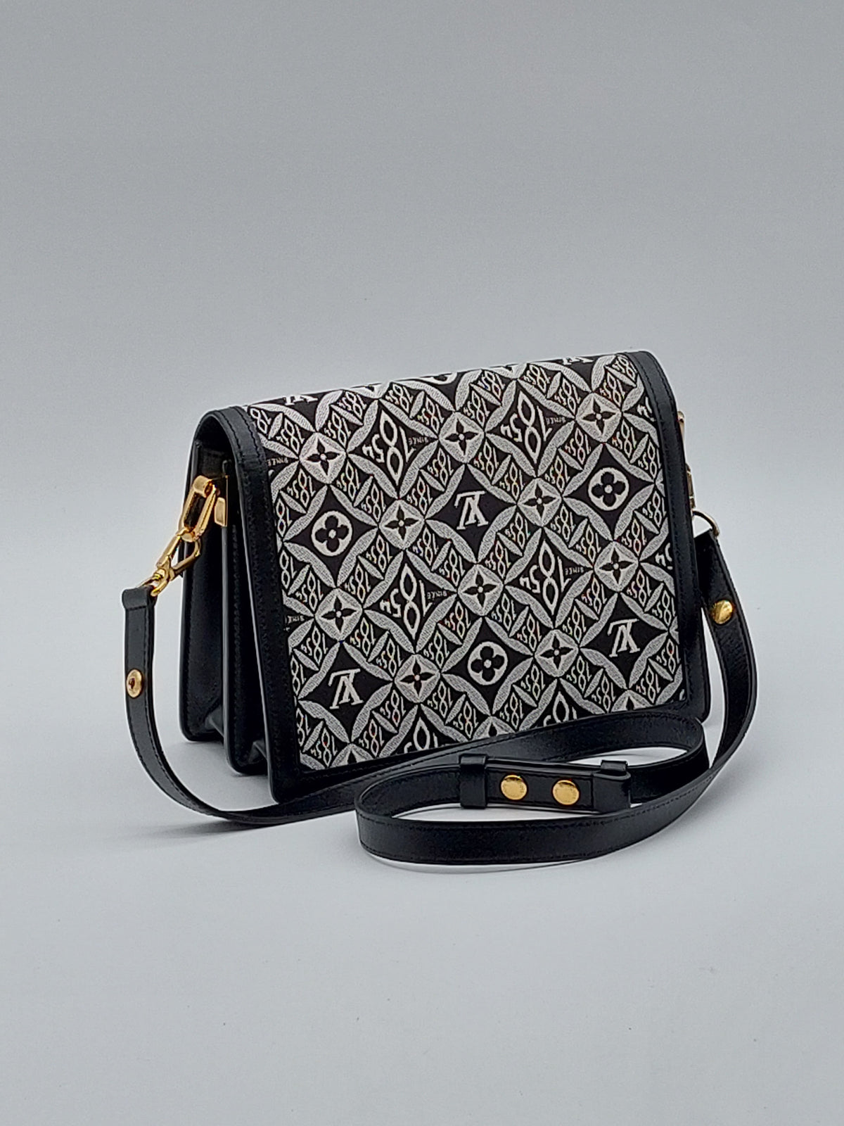 Since 1854 Dauphine MM