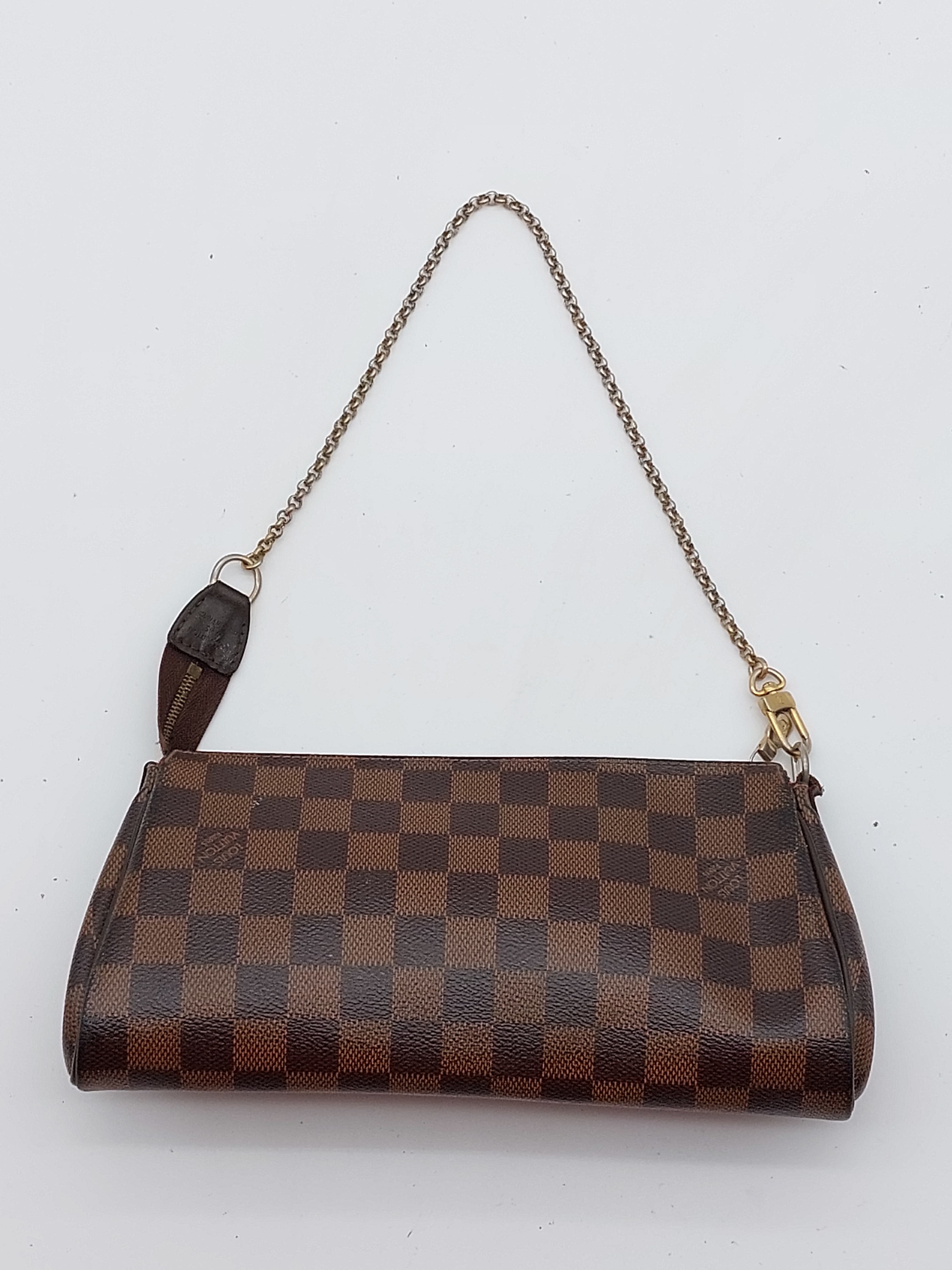 Eva Pochette