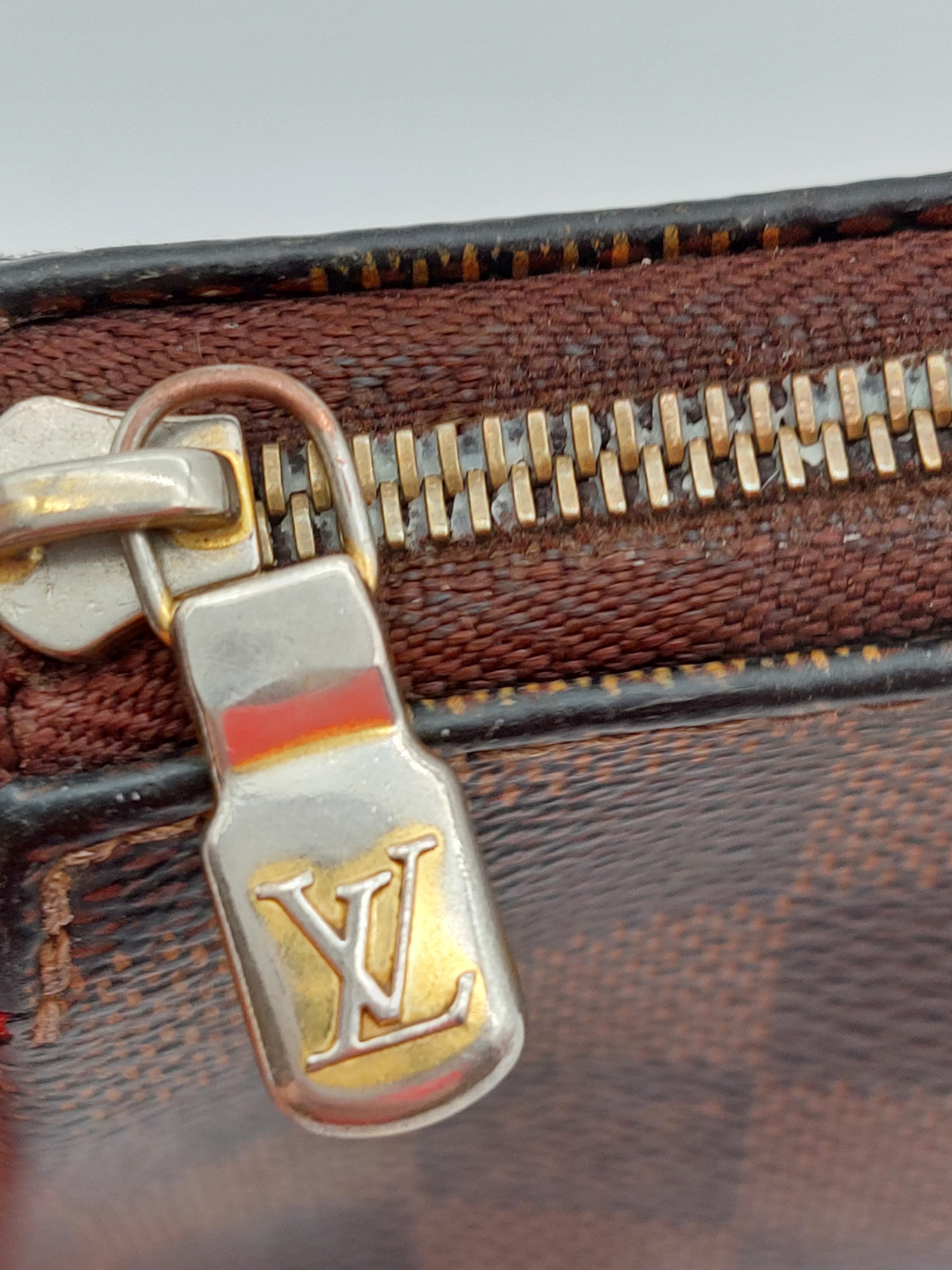 Eva Pochette