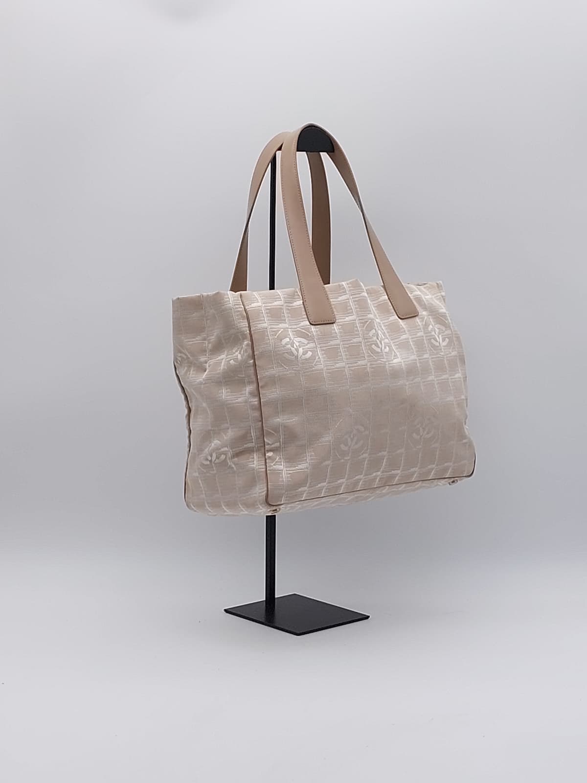 Travel Line Tote