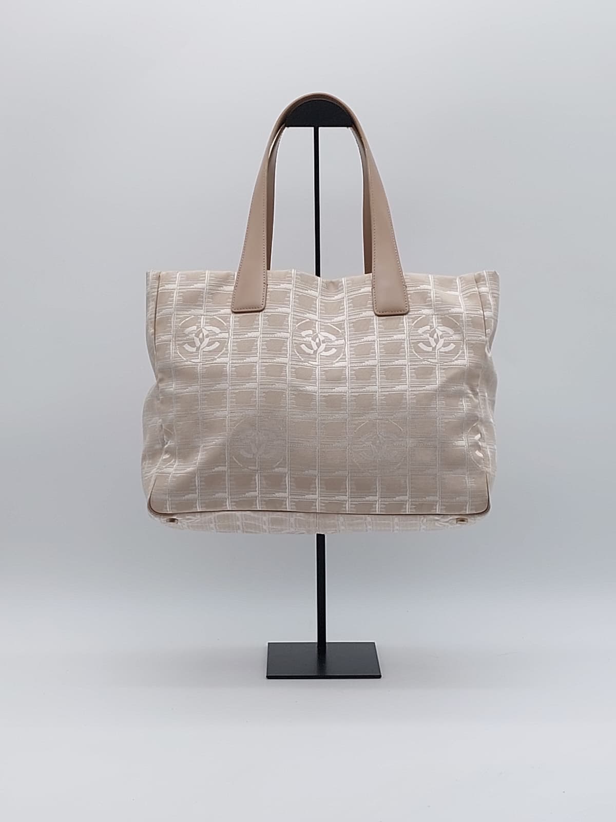 Travel Line Tote
