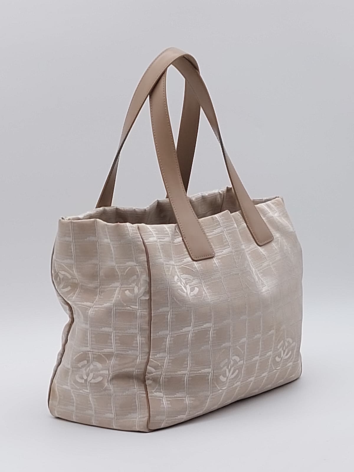 Travel Line Tote