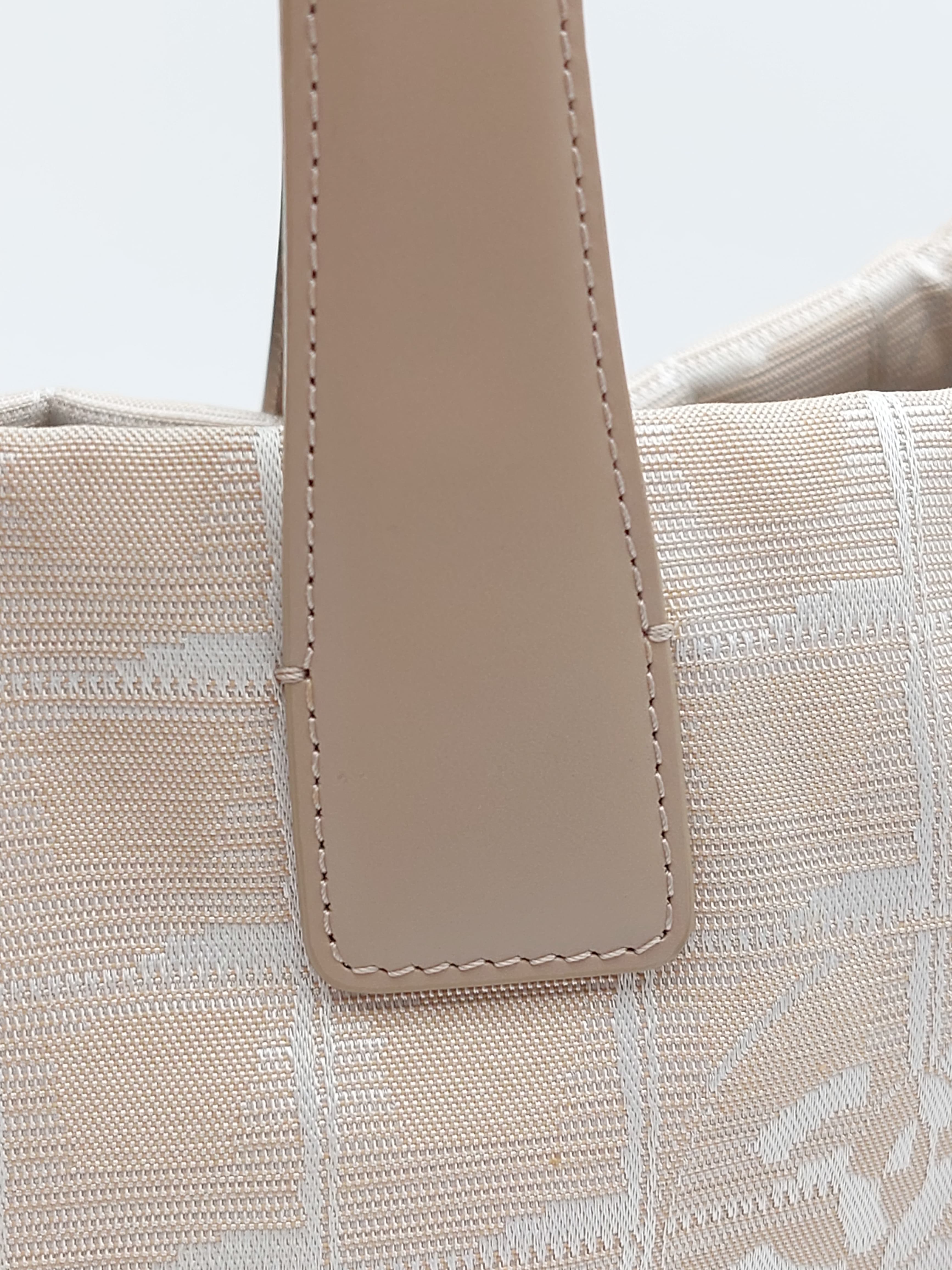 Travel Line Tote