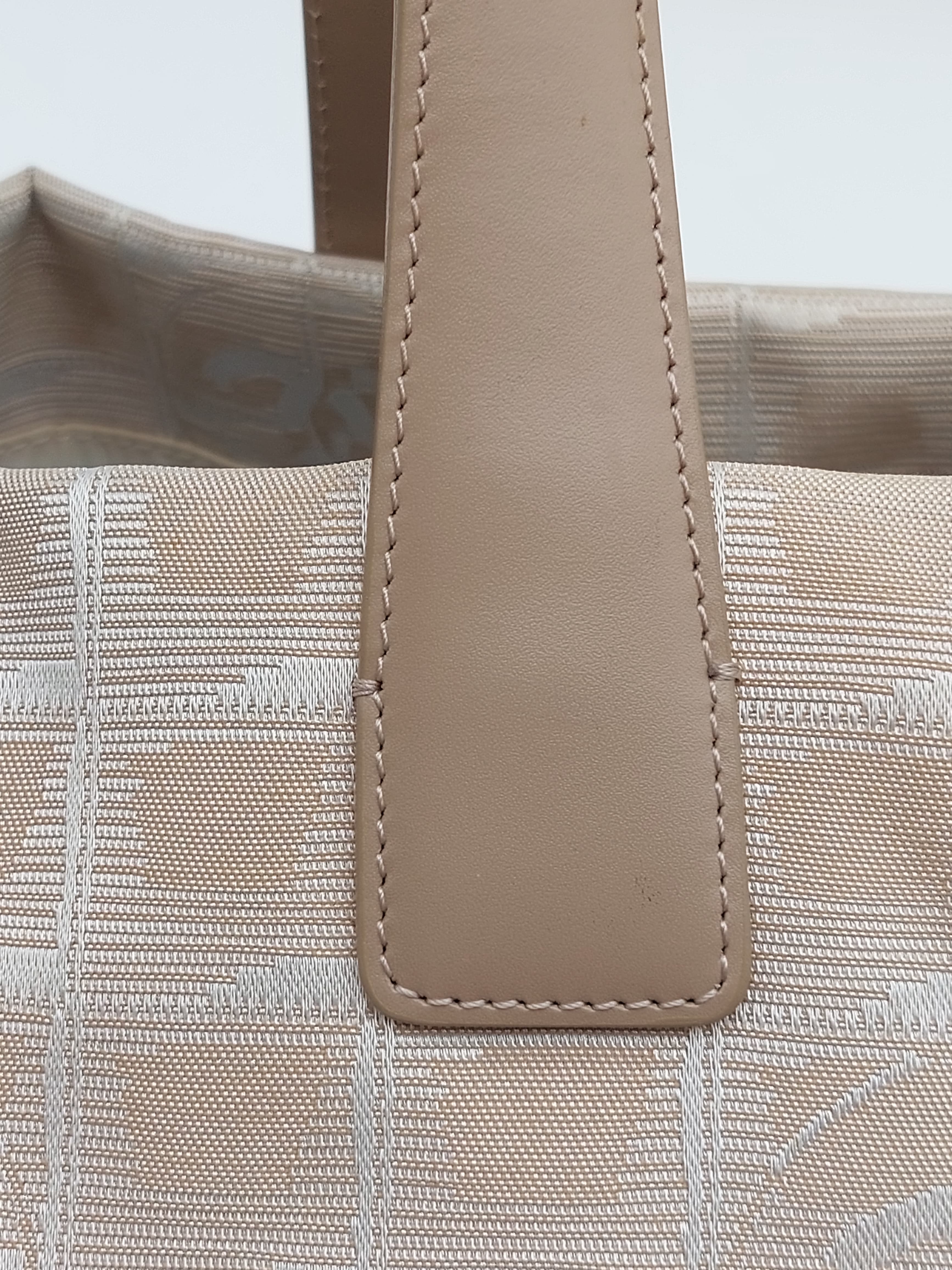 Travel Line Tote
