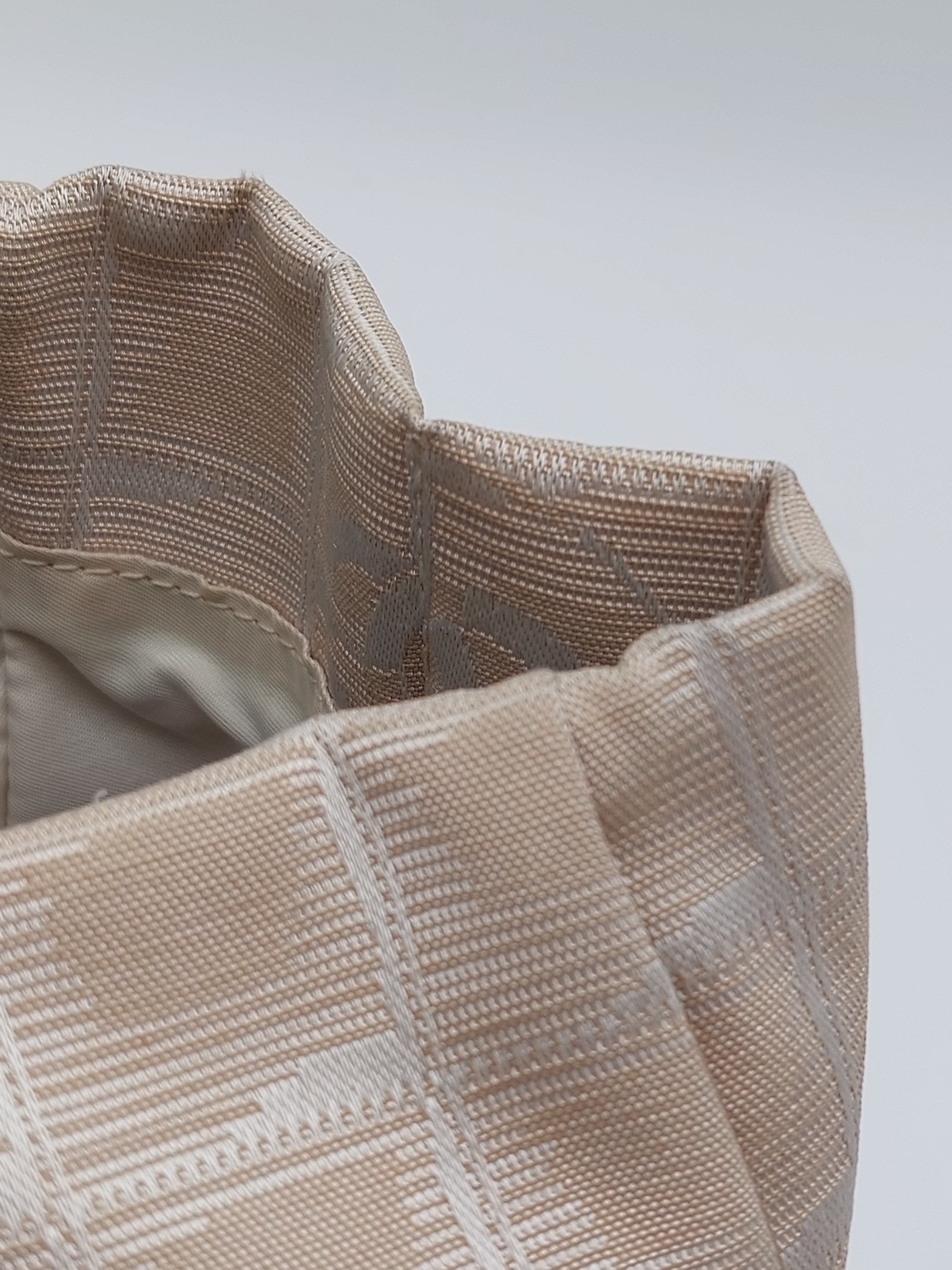 Travel Line Tote