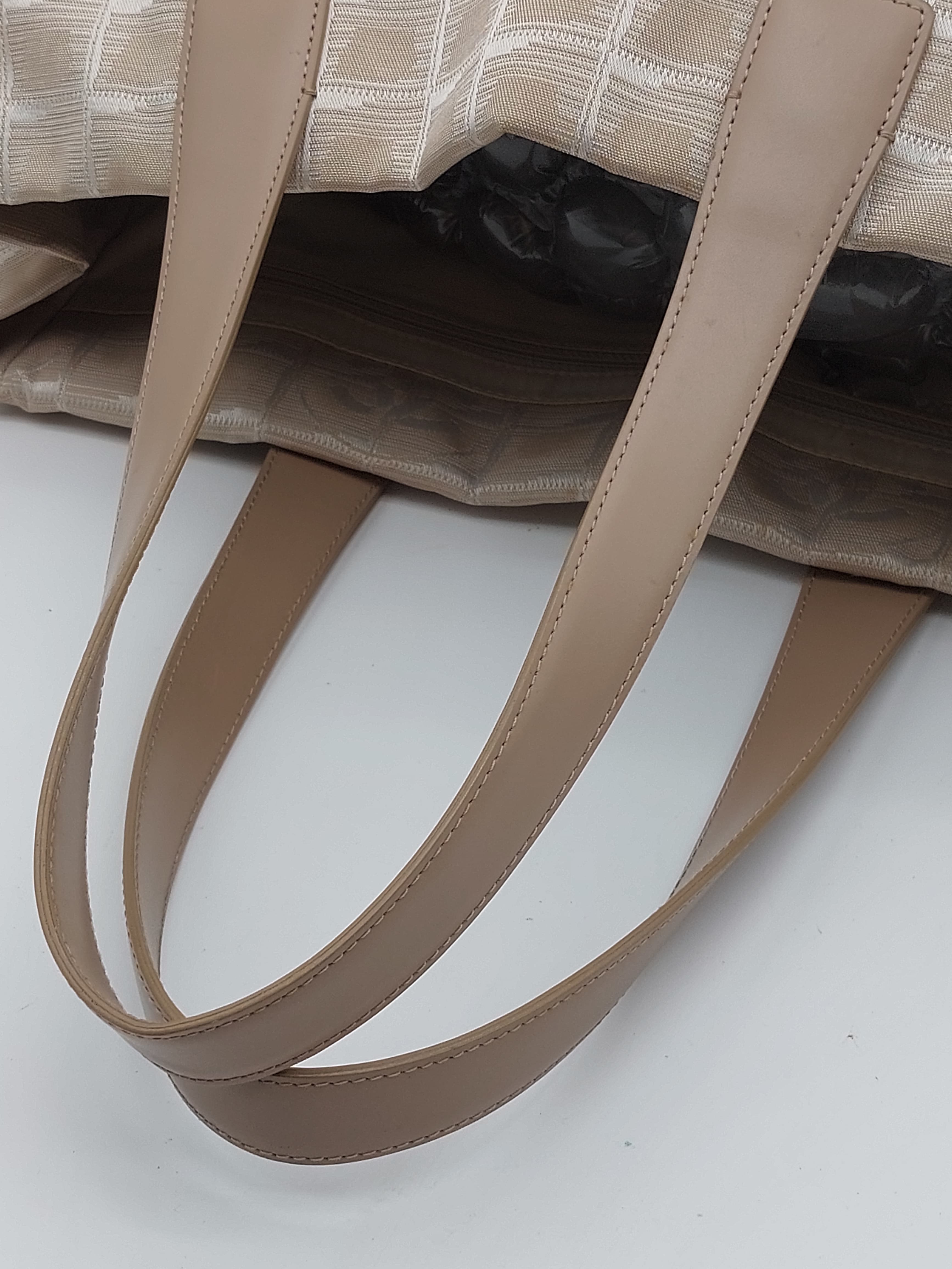 Travel Line Tote
