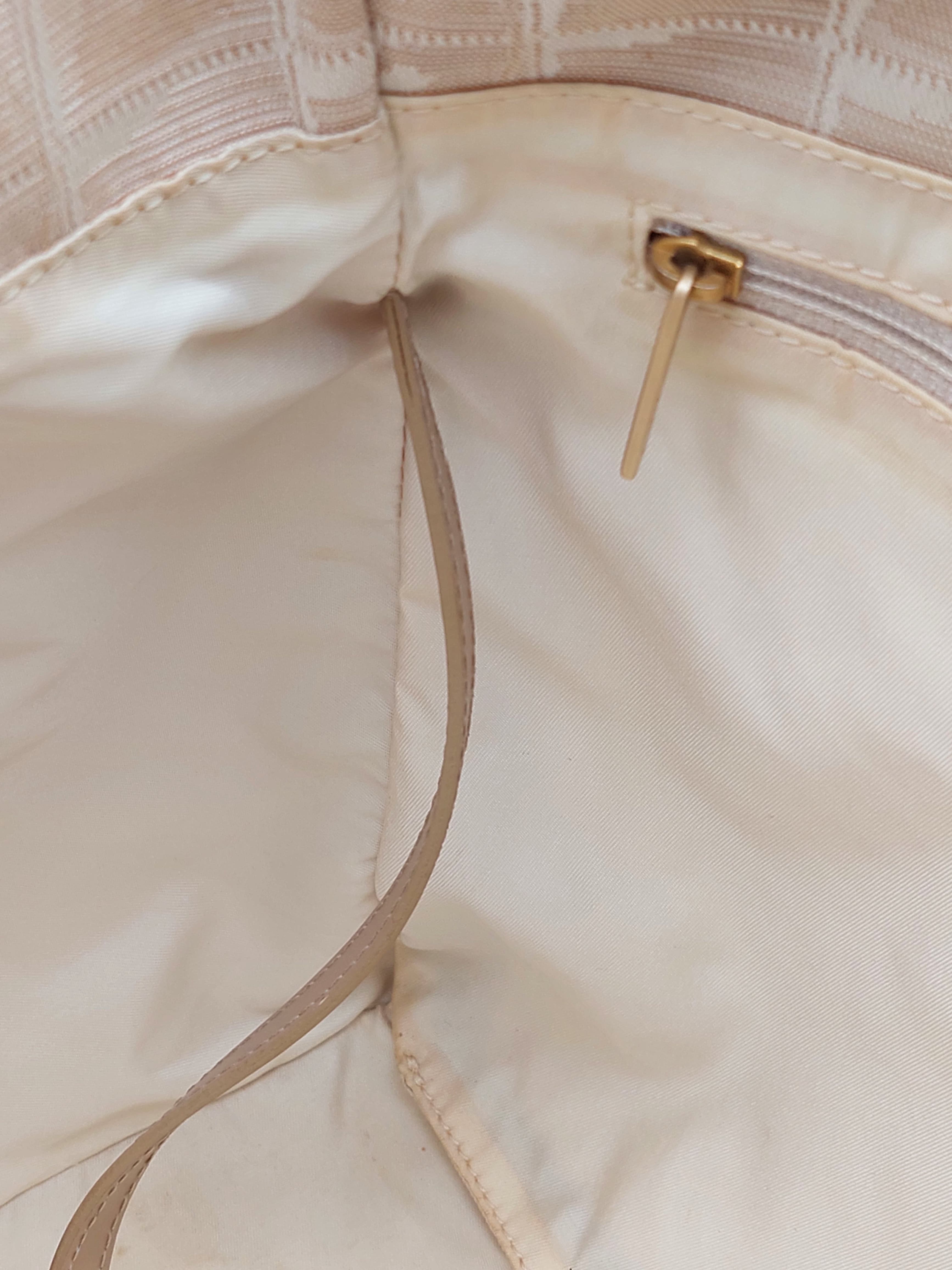 Travel Line Tote