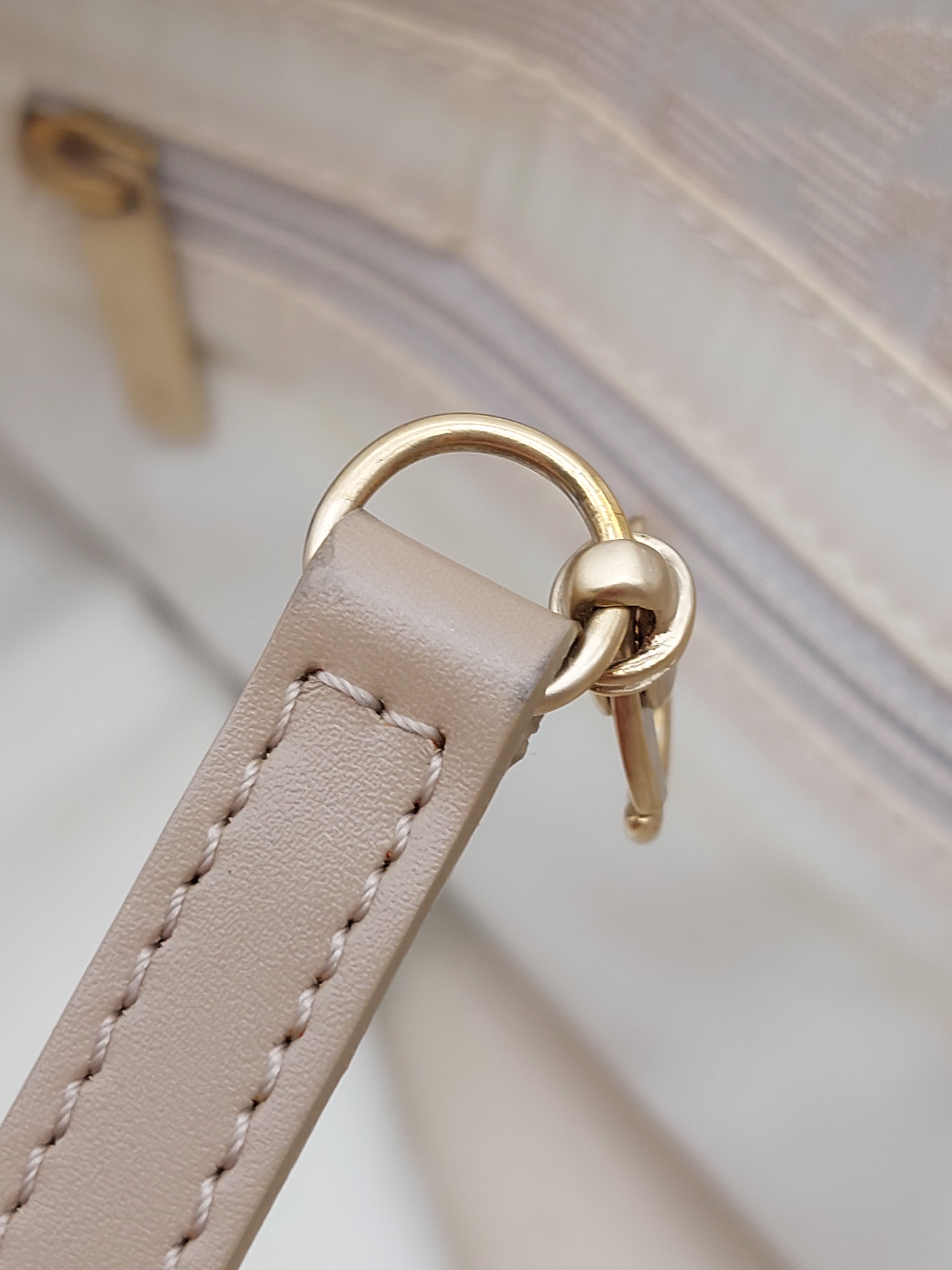 Travel Line Tote