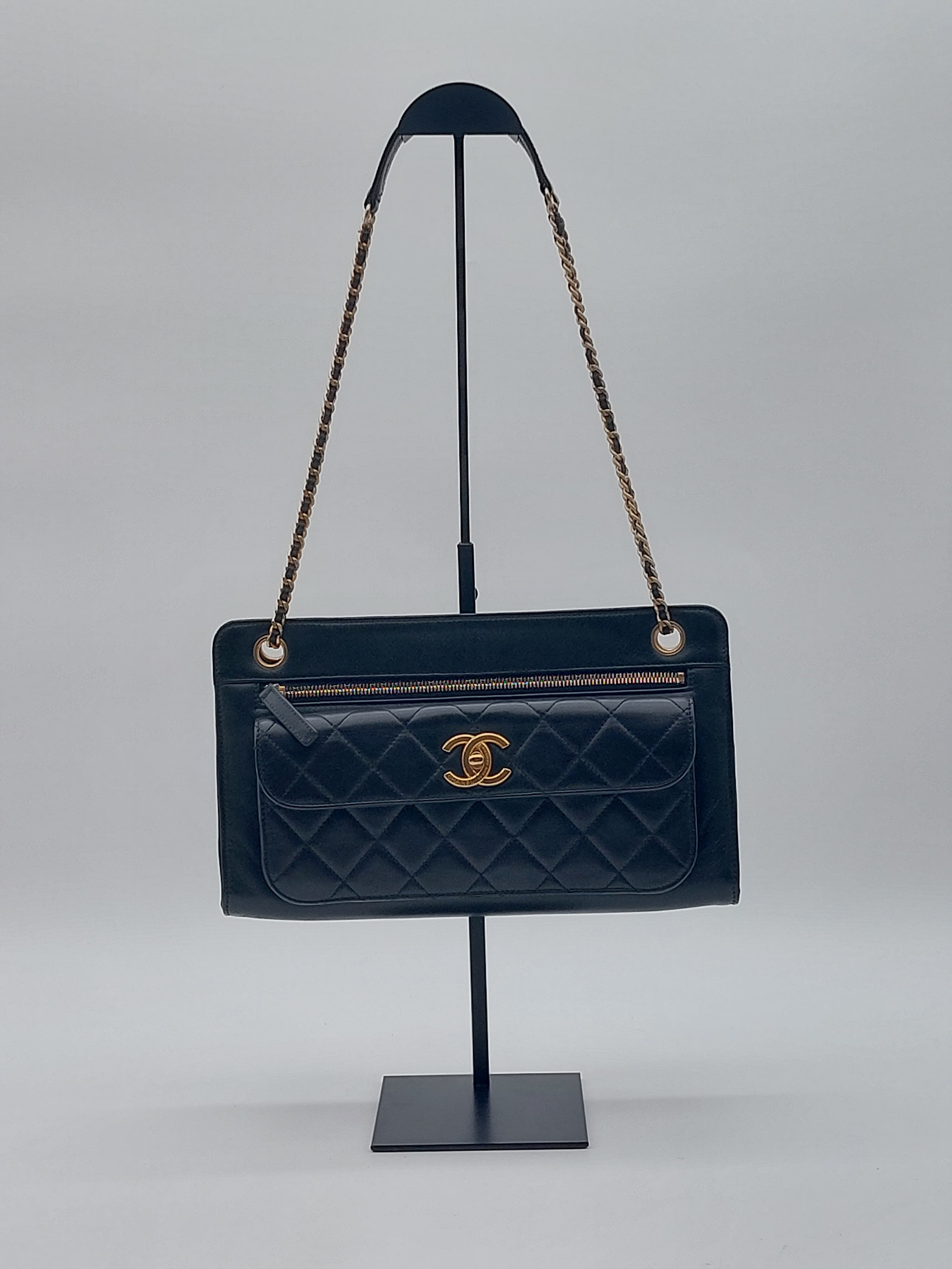 Quilted lambskin shoulderbag