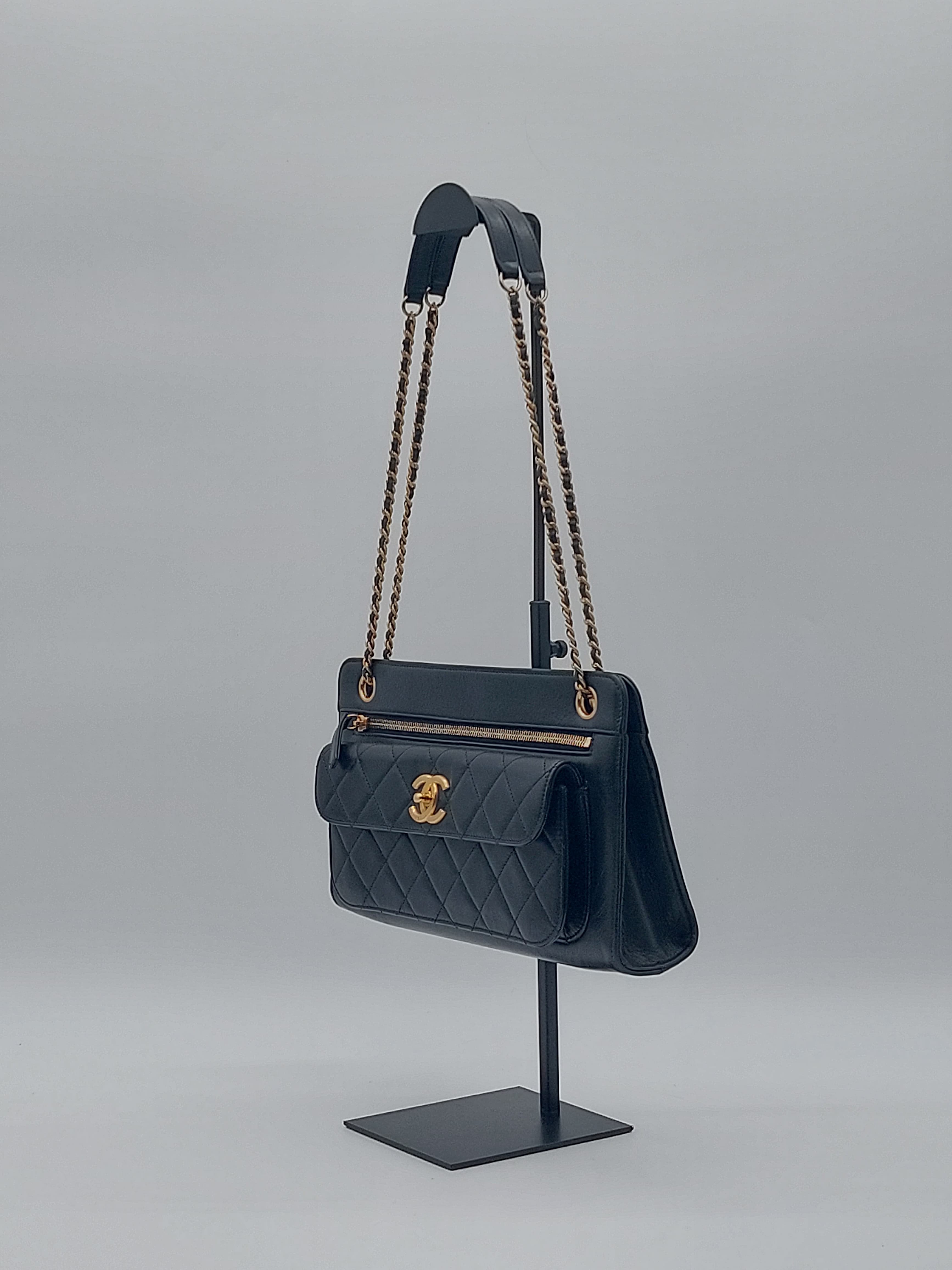 Quilted lambskin shoulderbag