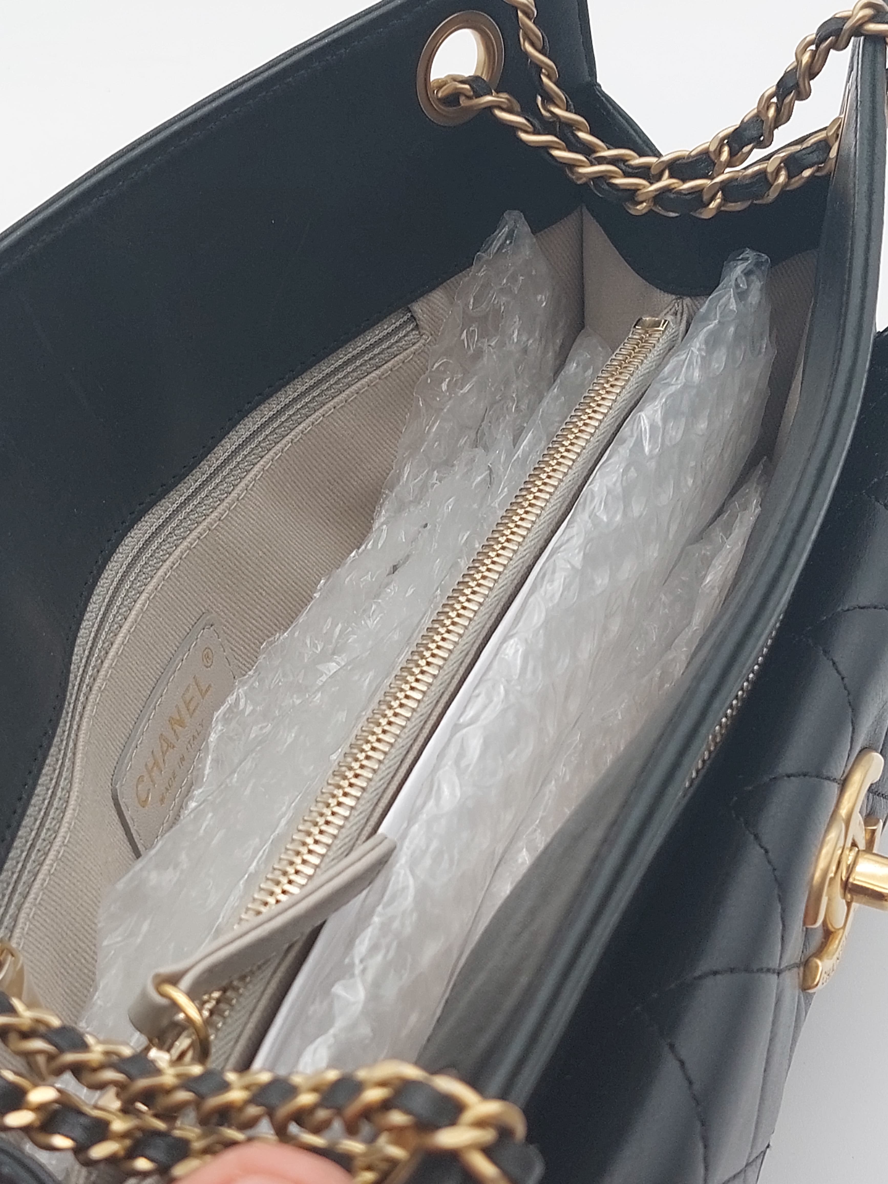 Quilted lambskin shoulderbag