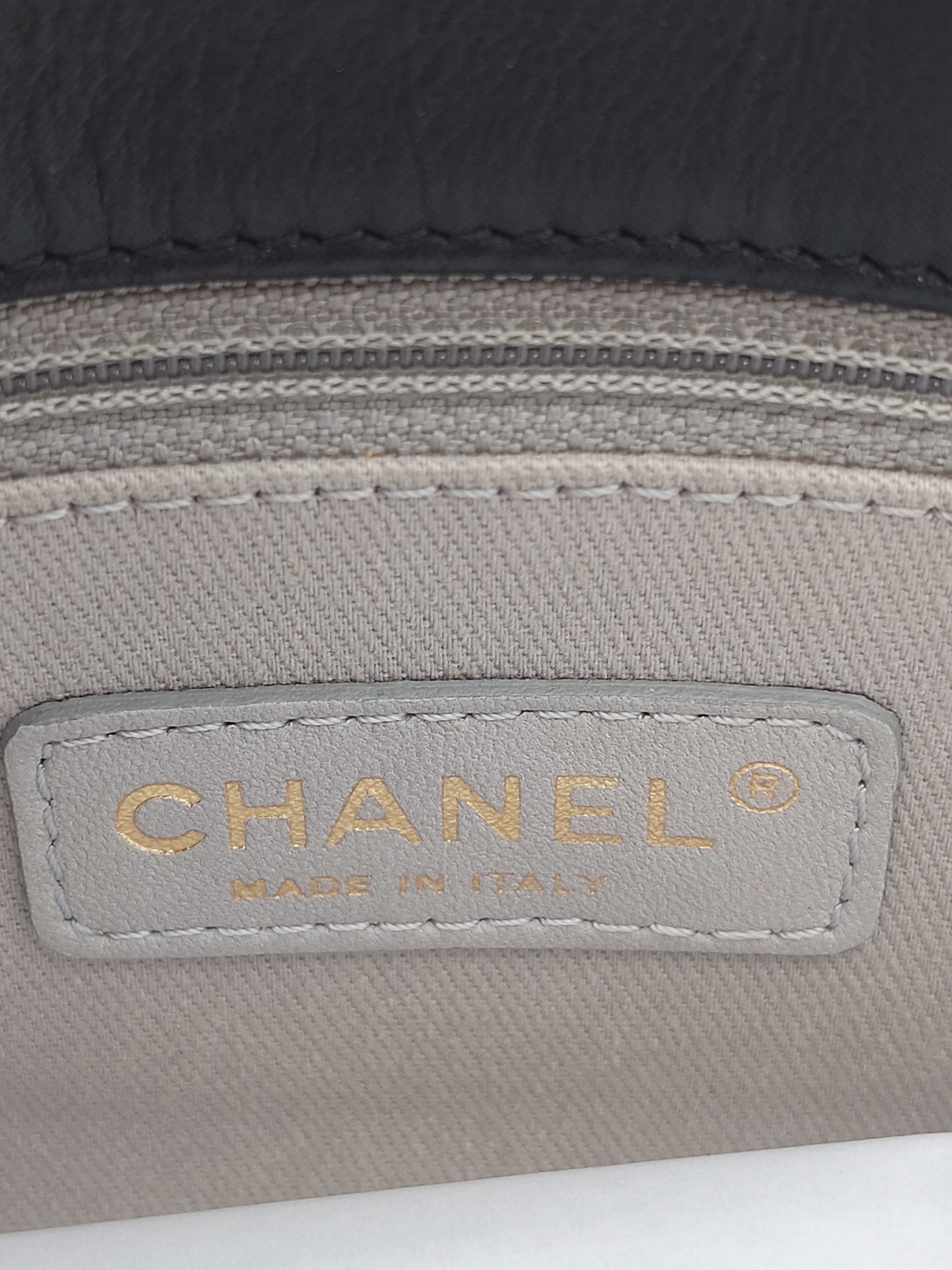 Quilted lambskin shoulderbag