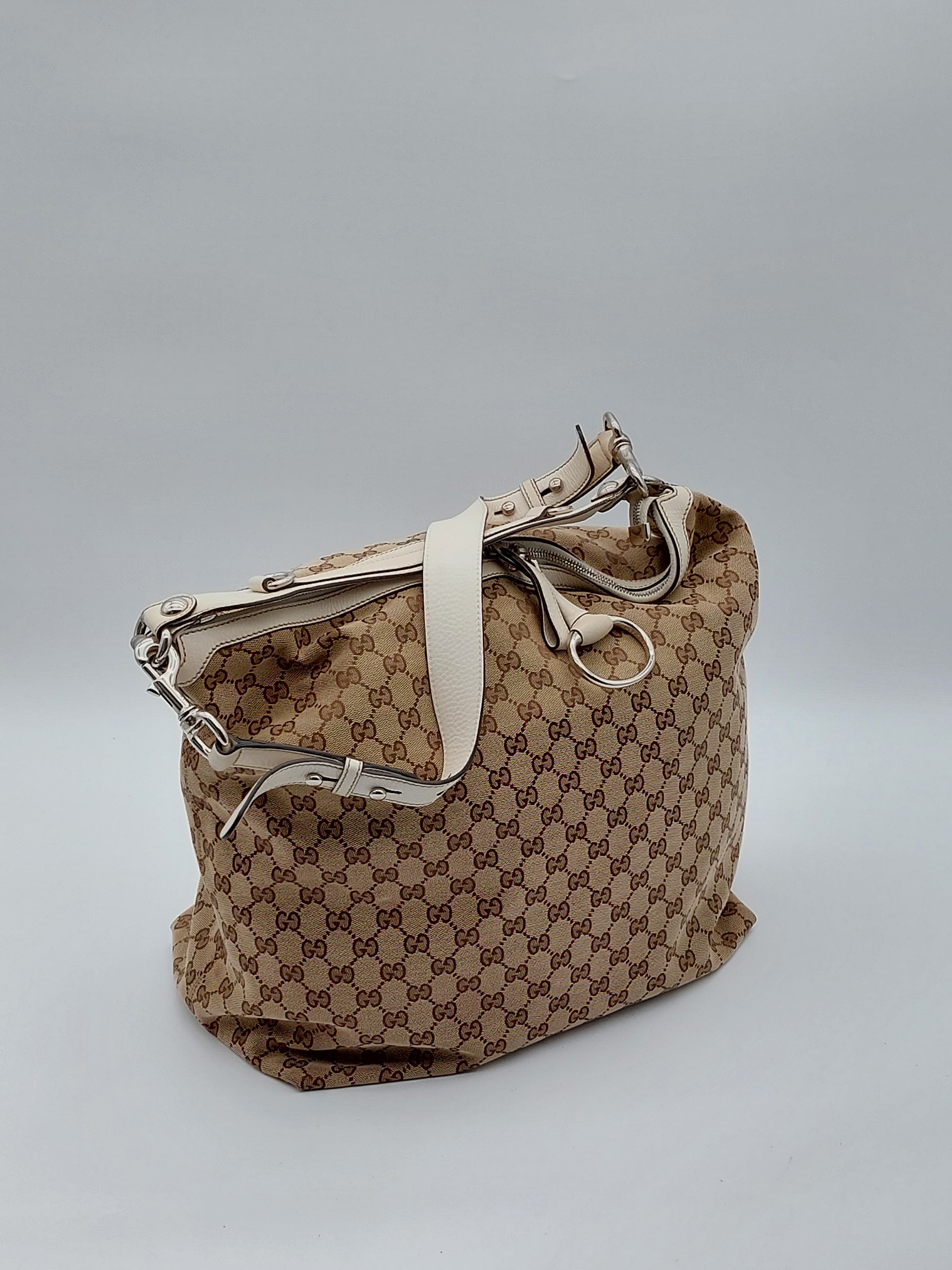 GG Canvas Shoulderbag