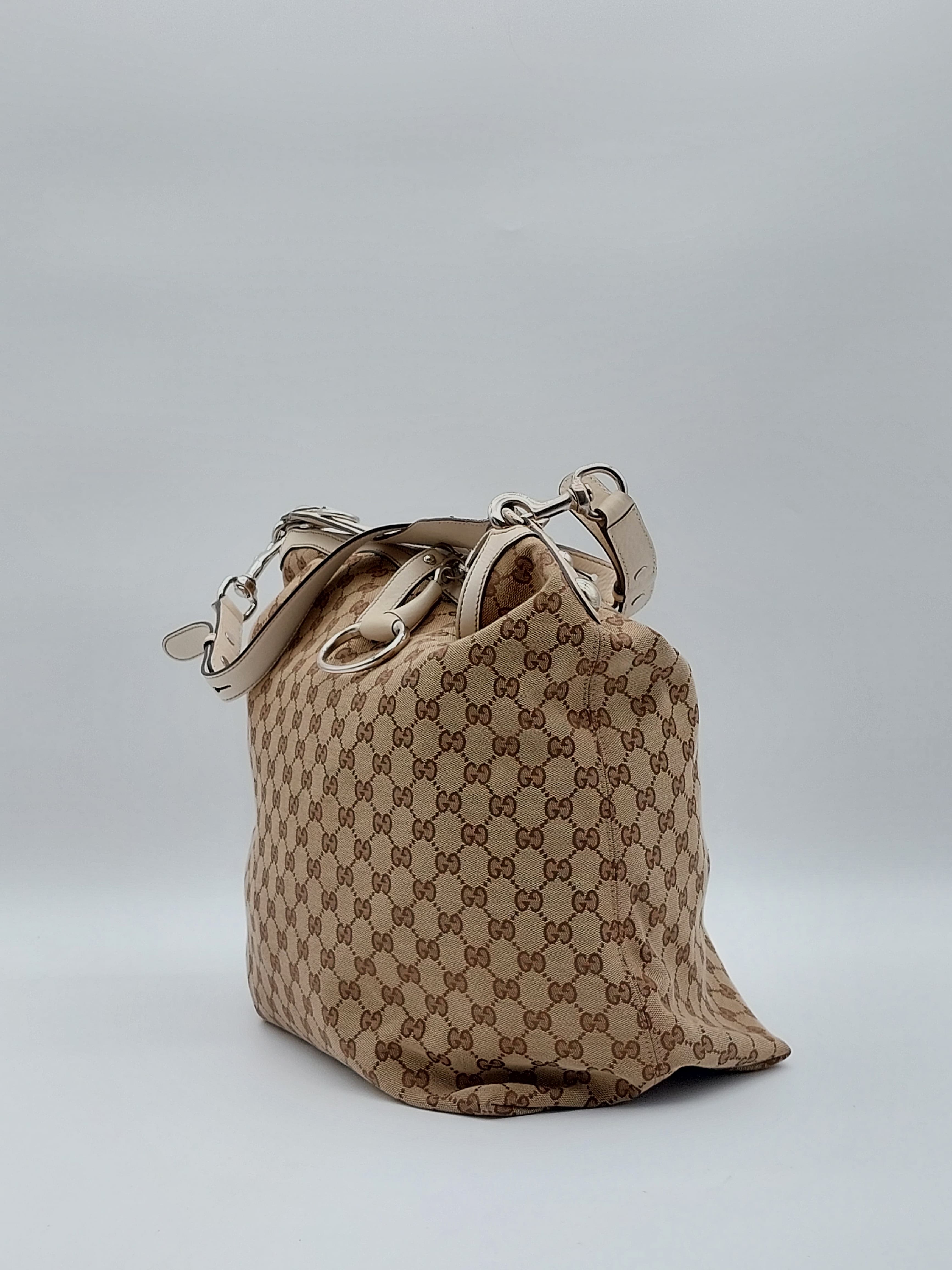 GG Canvas Shoulderbag