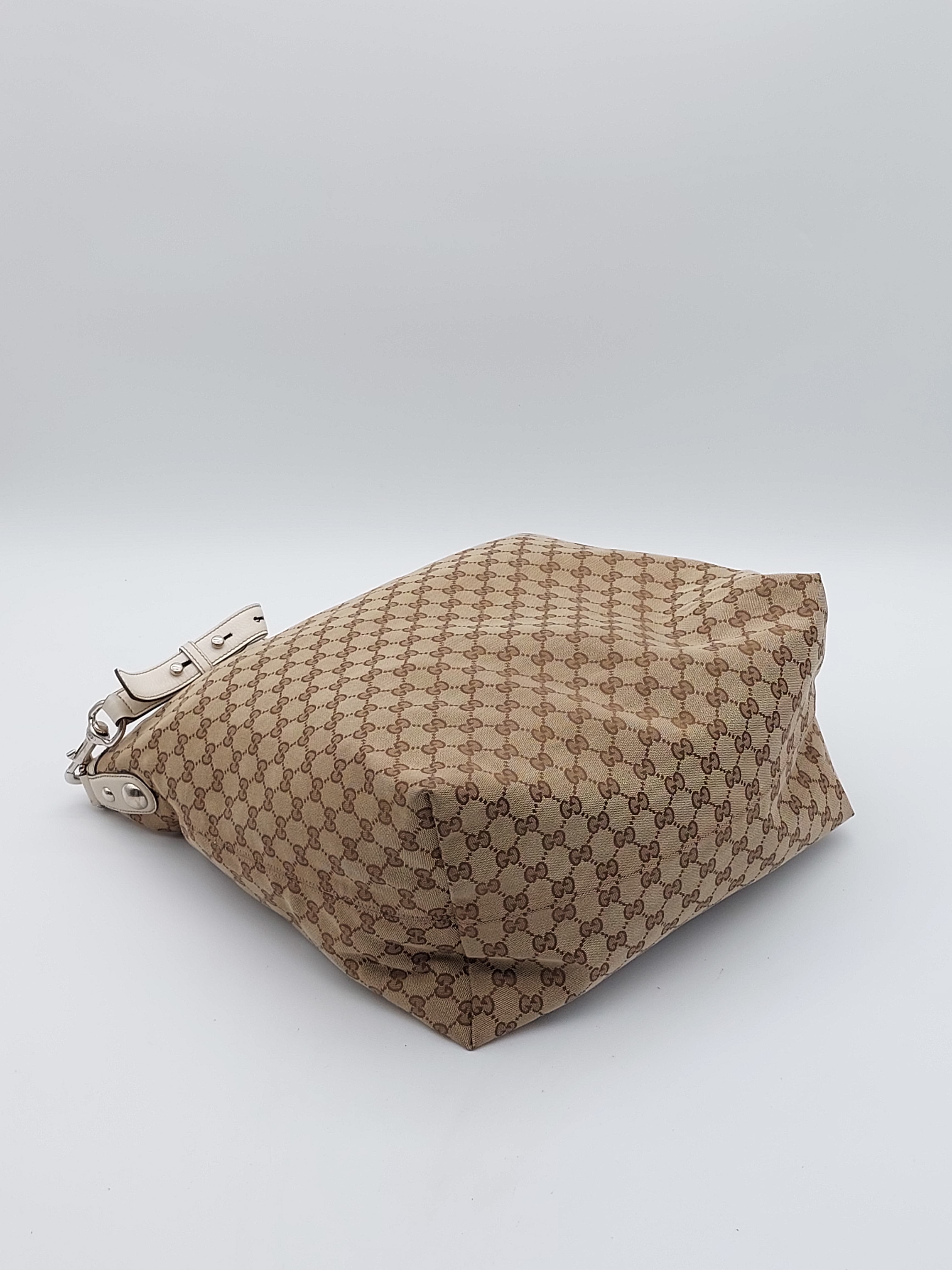 GG Canvas Shoulderbag