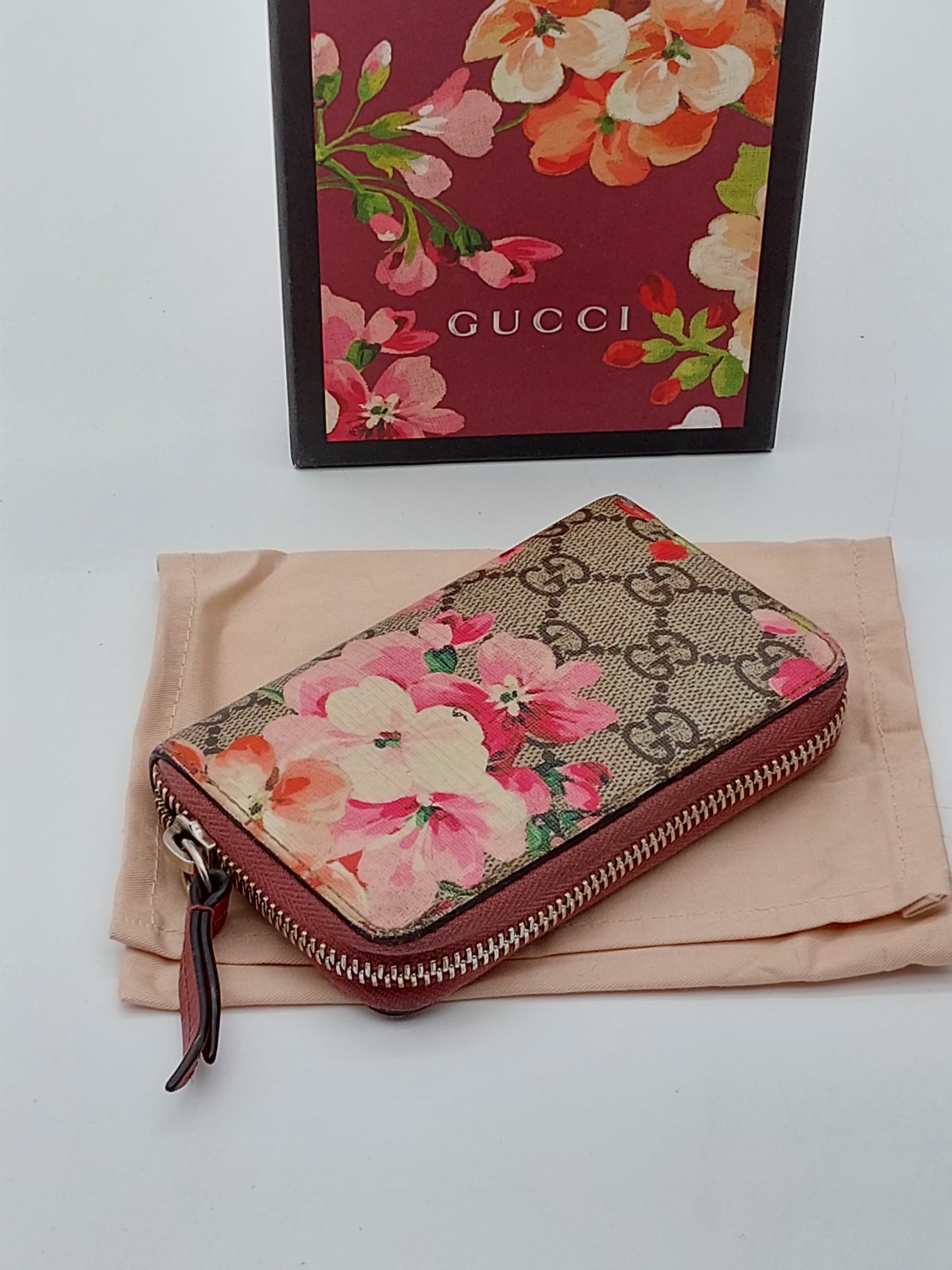 GG Blooms Zippy wallet