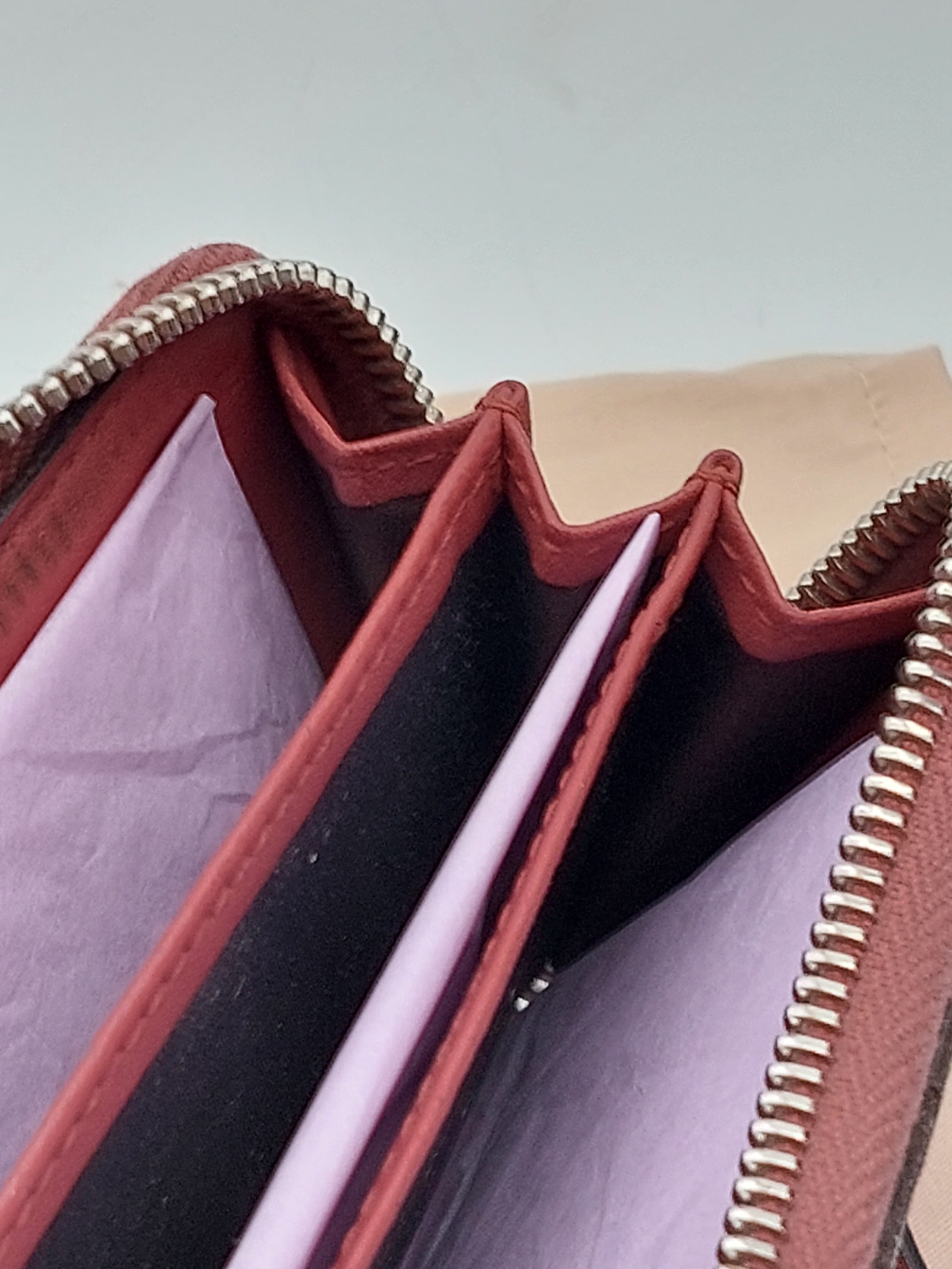 GG Blooms Zippy wallet