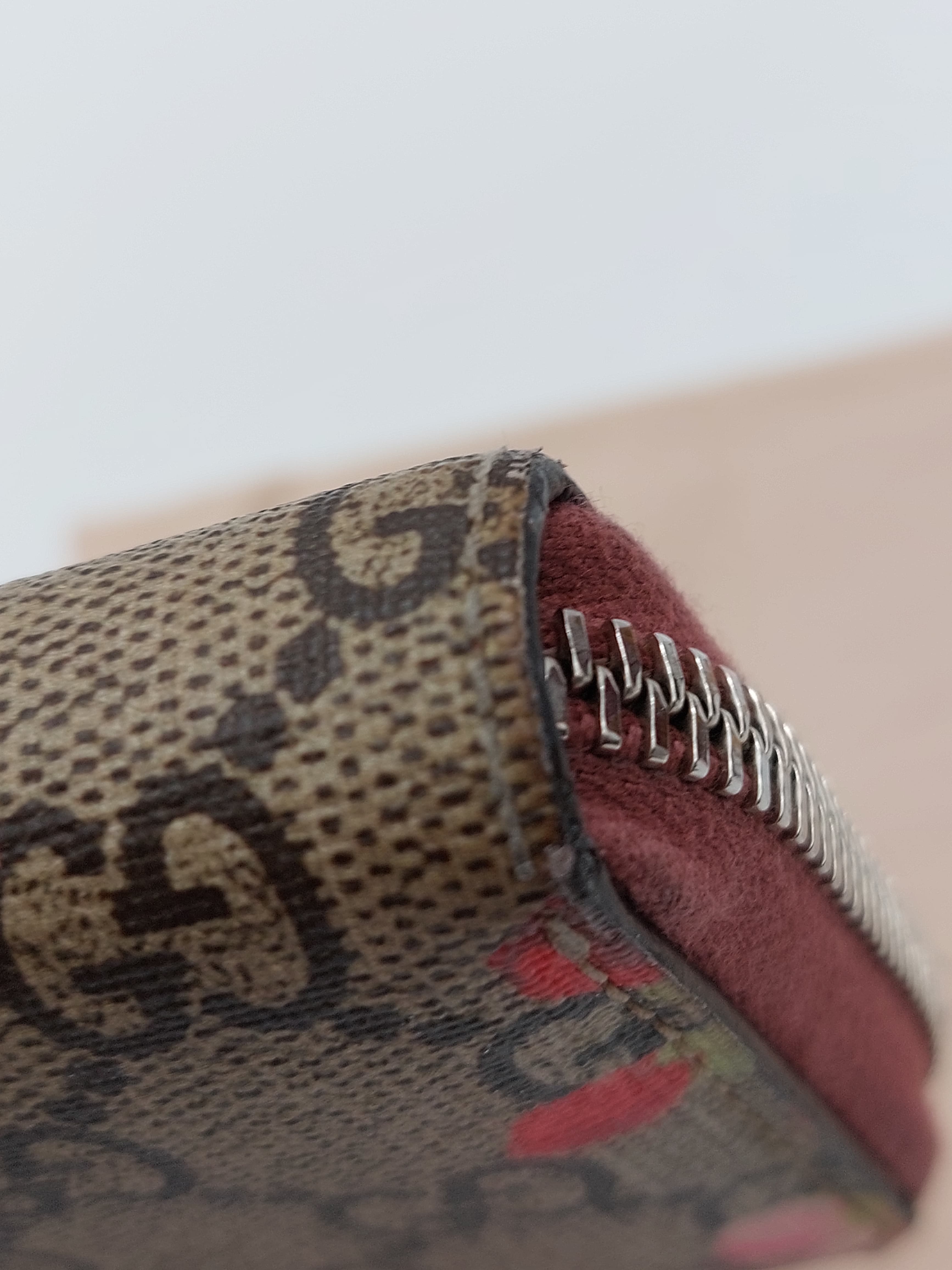 GG Blooms Zippy wallet