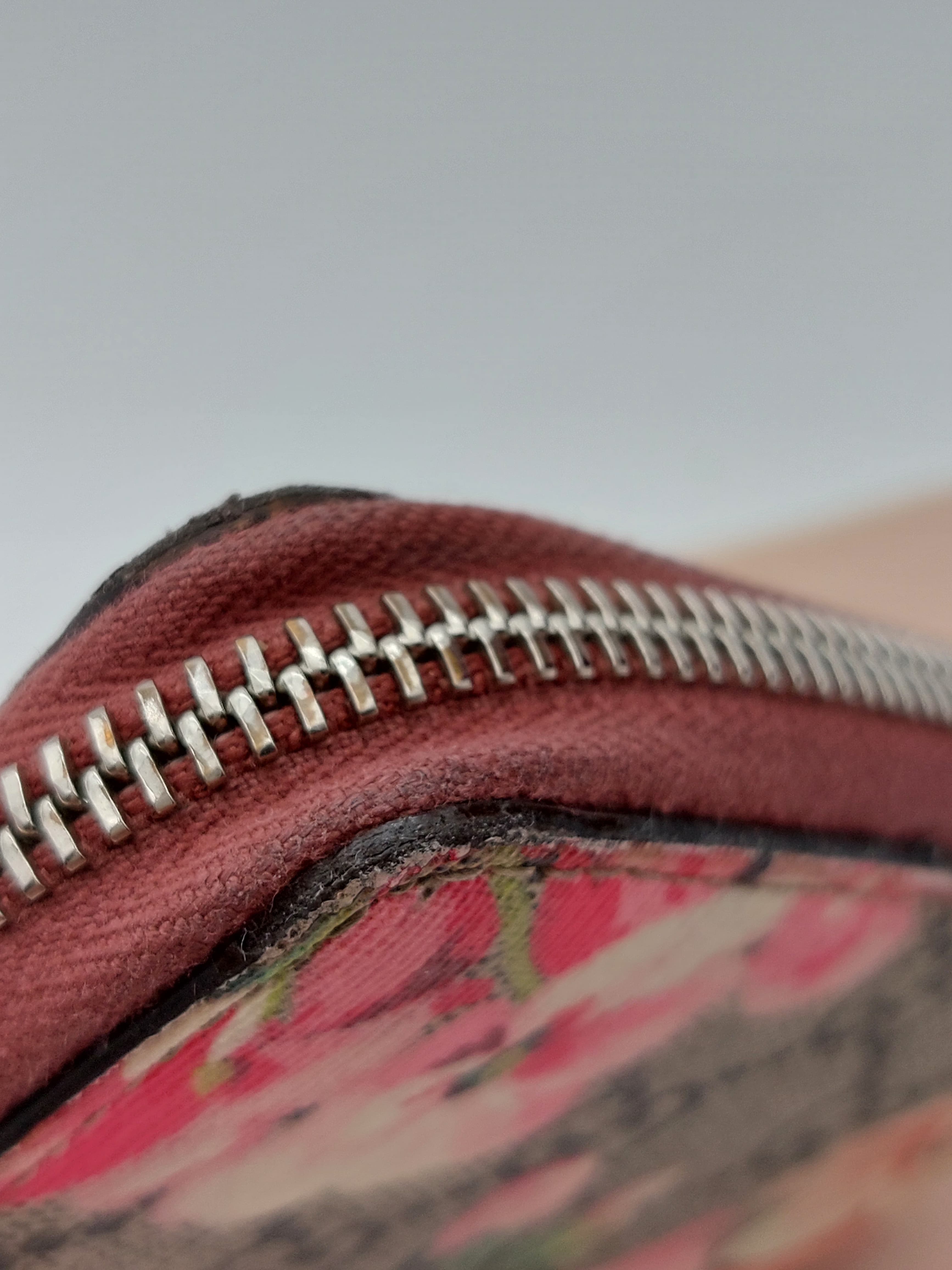 GG Blooms Zippy wallet