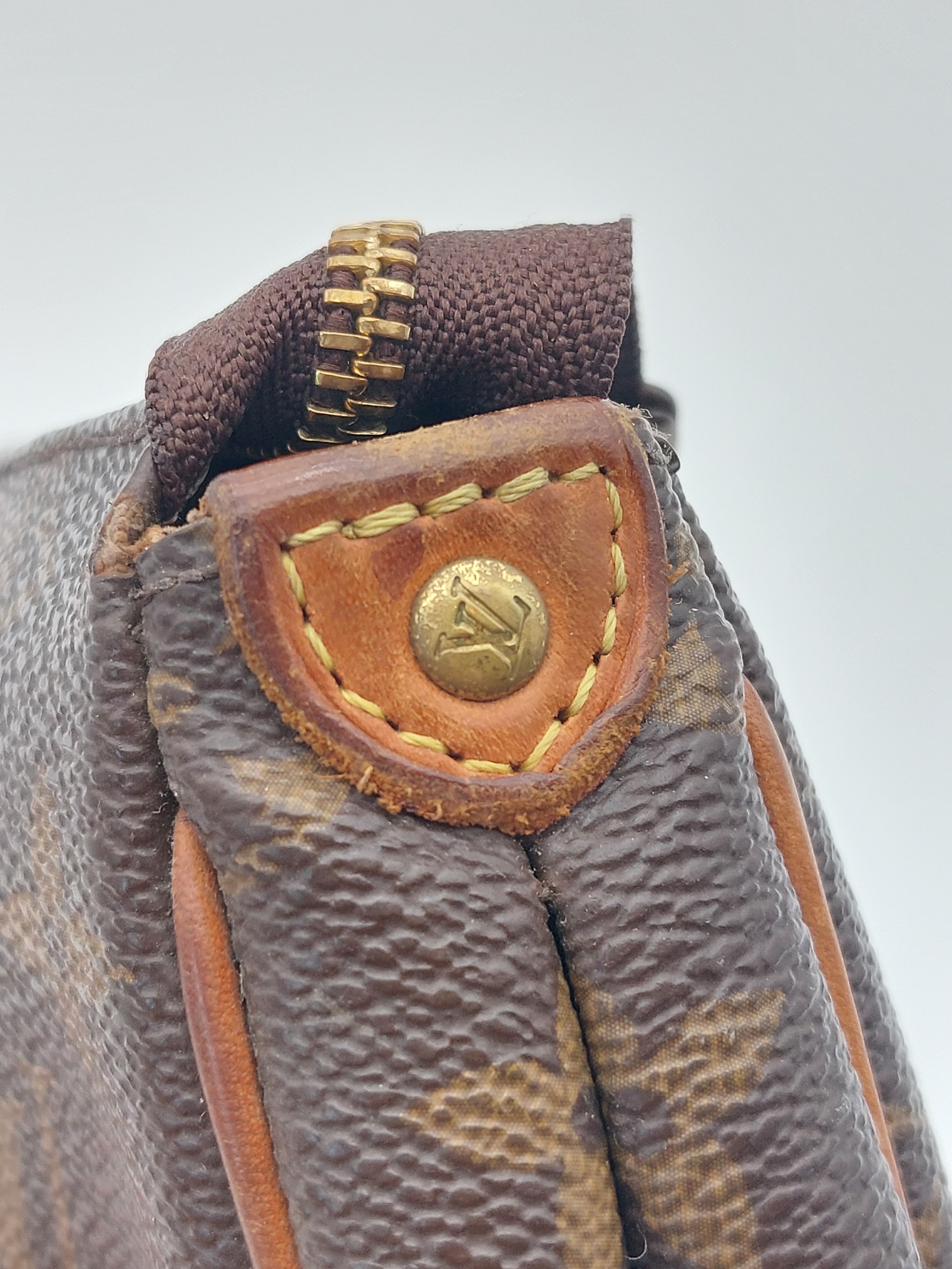 Eva Pochette